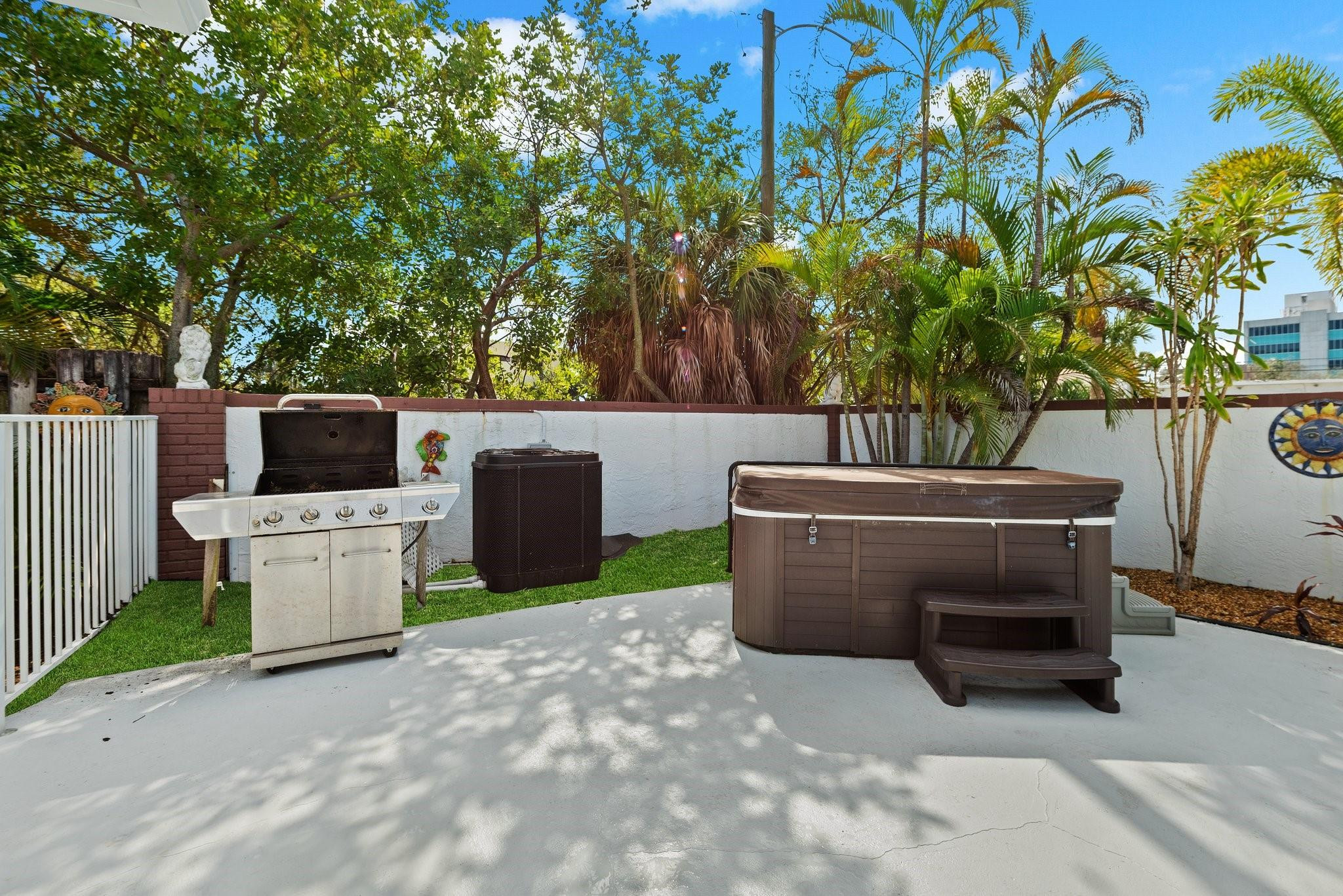 2200 NE 36th Street