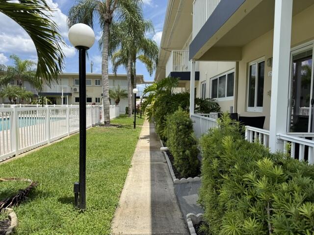 223 S FEDERAL Highway 17