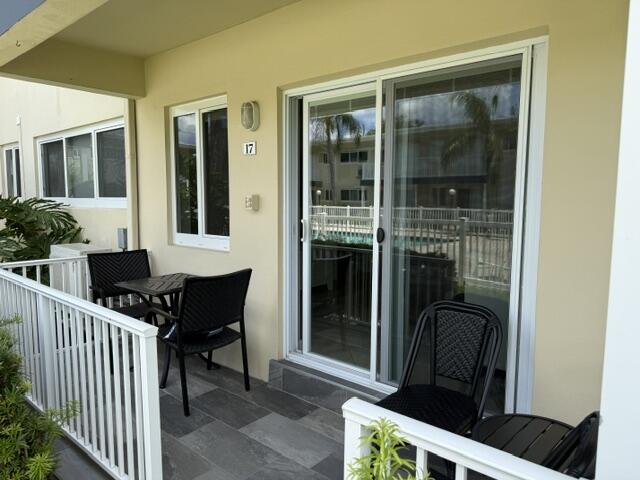 223 S FEDERAL Highway 17