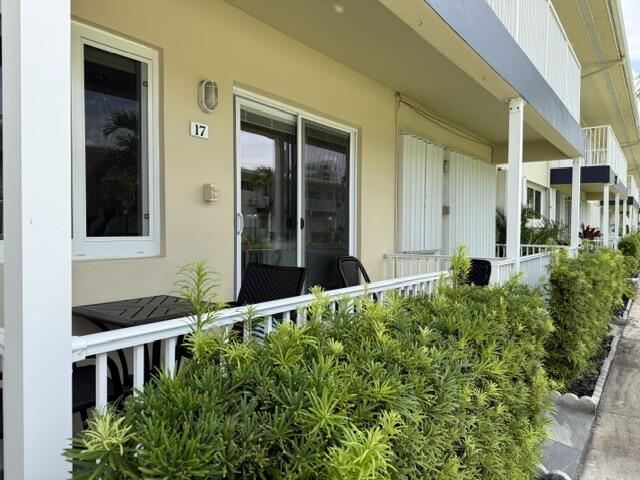 223 S FEDERAL Highway 17