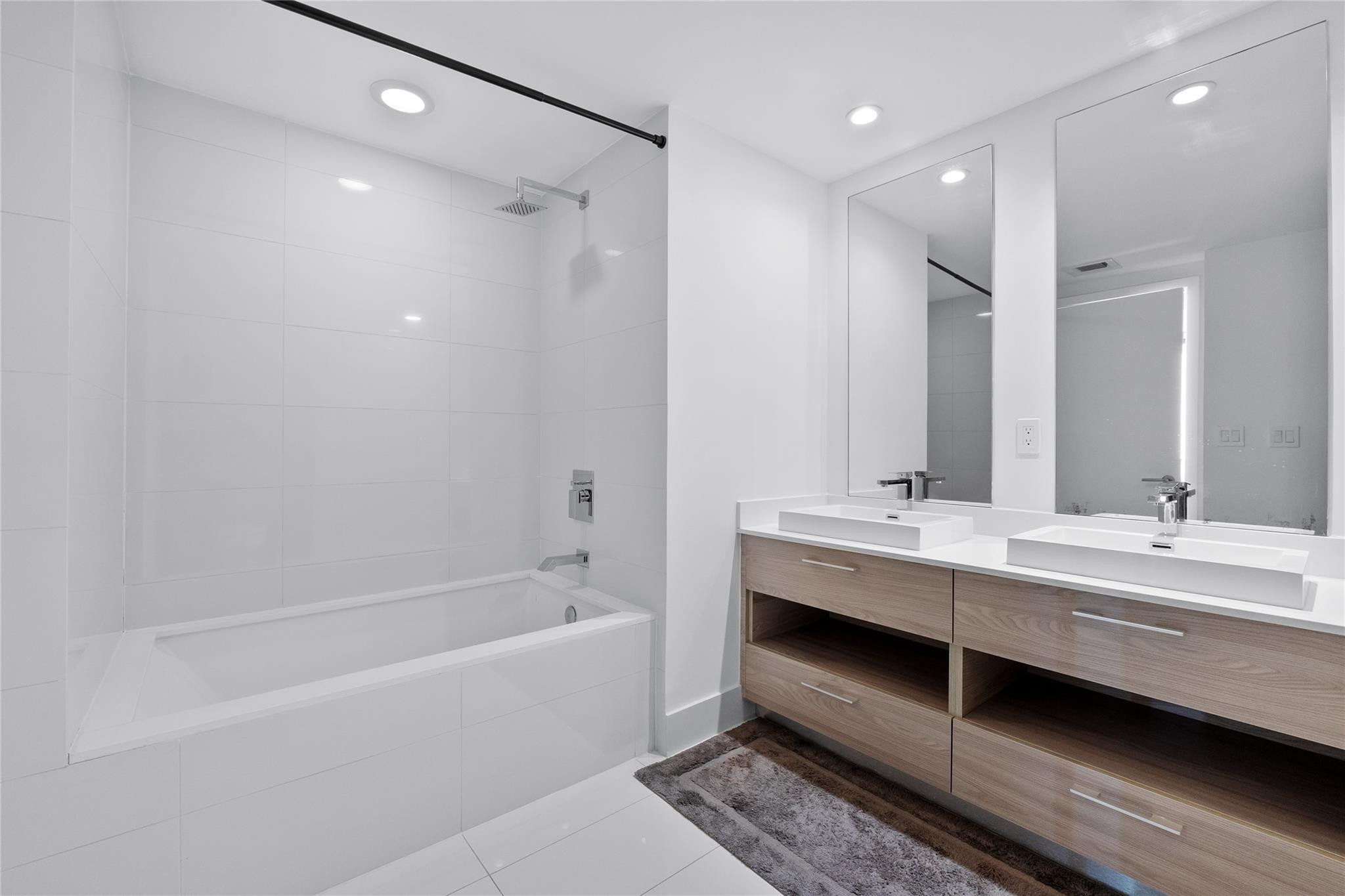 1300 S MIAMI Avenue Unit: 2003