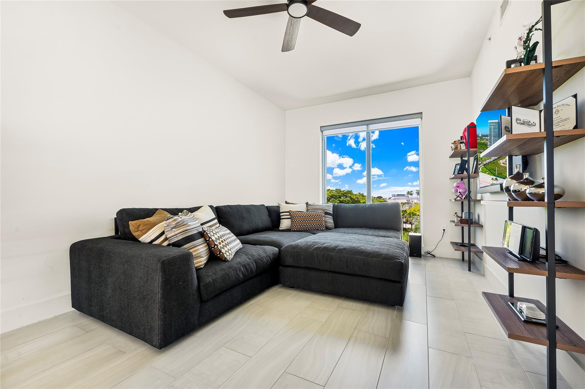 2000 METROPICA Way 216