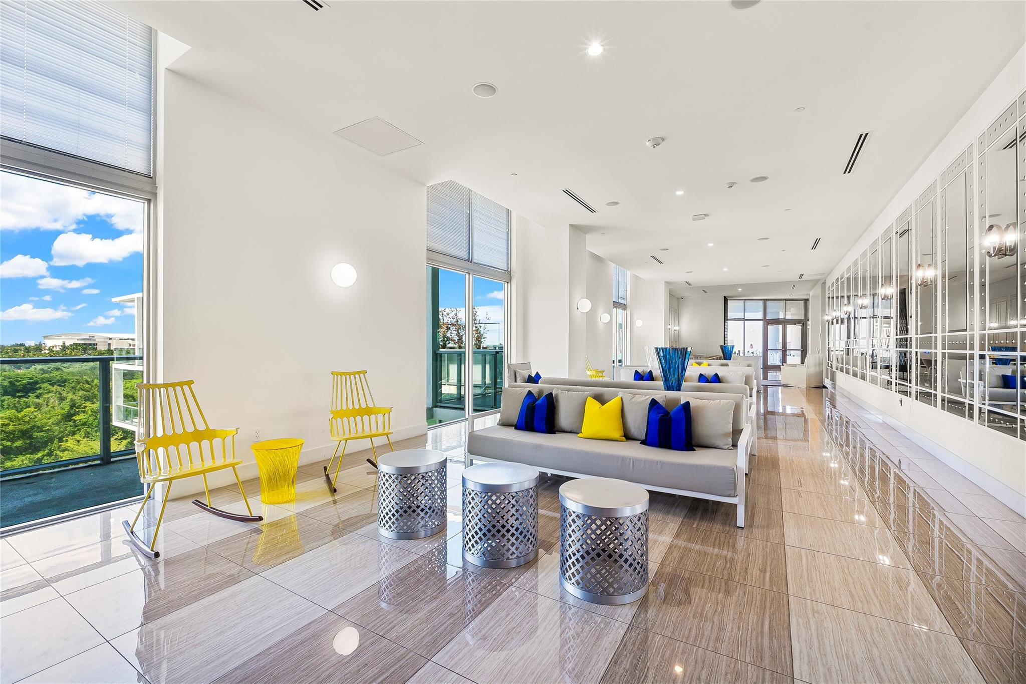 2000 METROPICA Way 216
