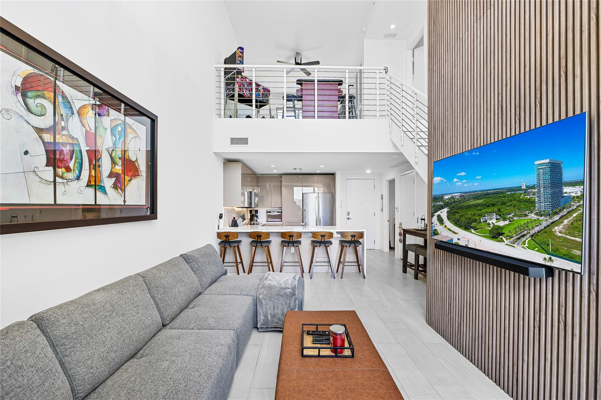 2000 METROPICA Way 216
