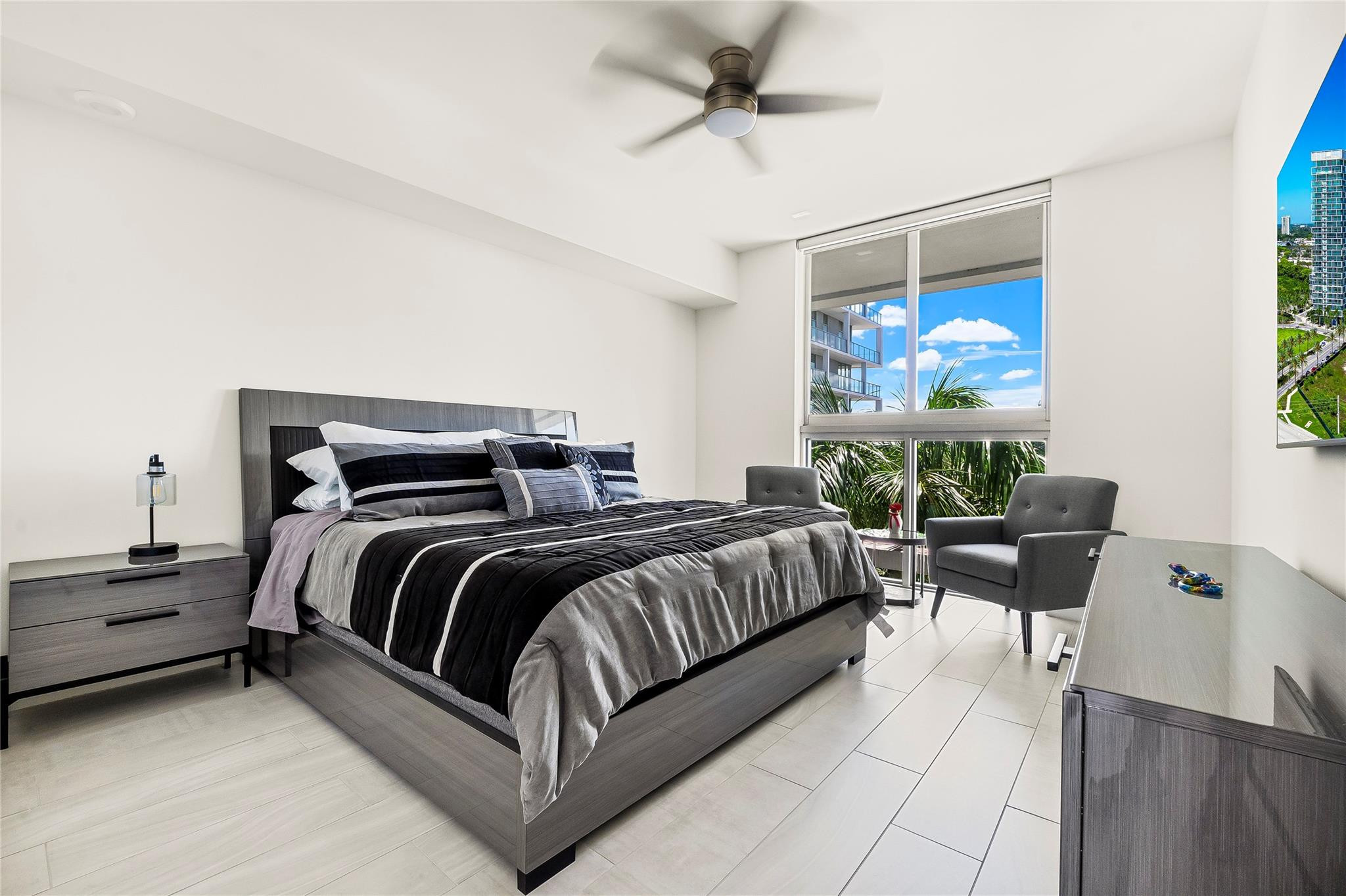 2000 METROPICA Way 216
