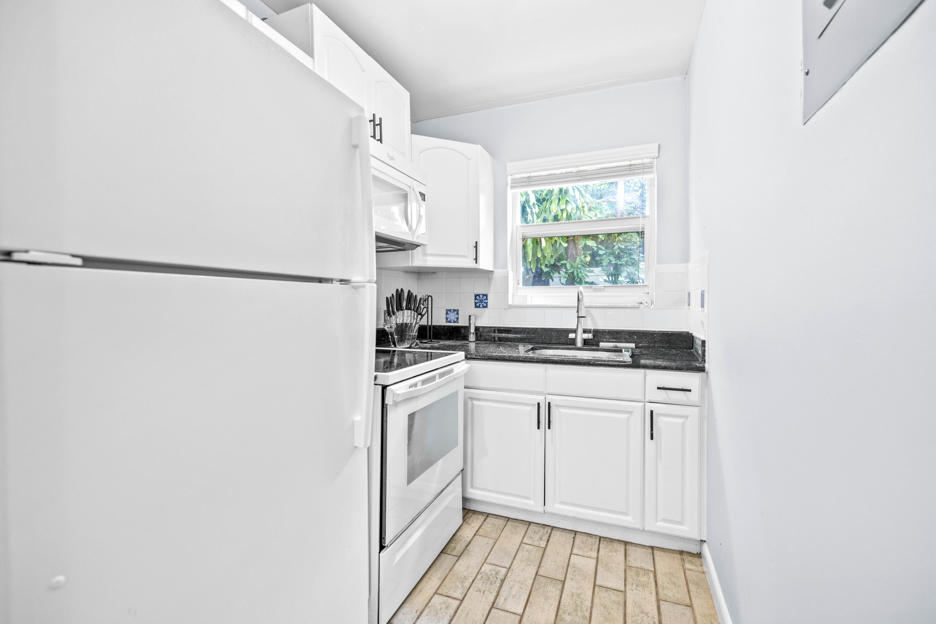 1900 NE 8TH Court 104