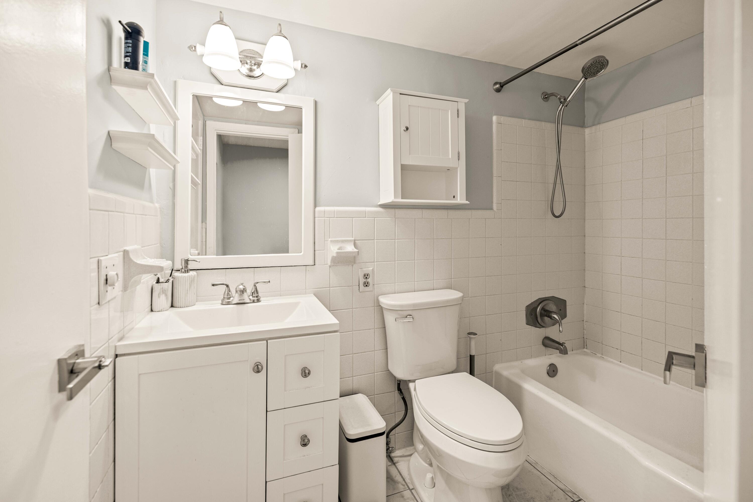 1900 NE 8TH Court 104