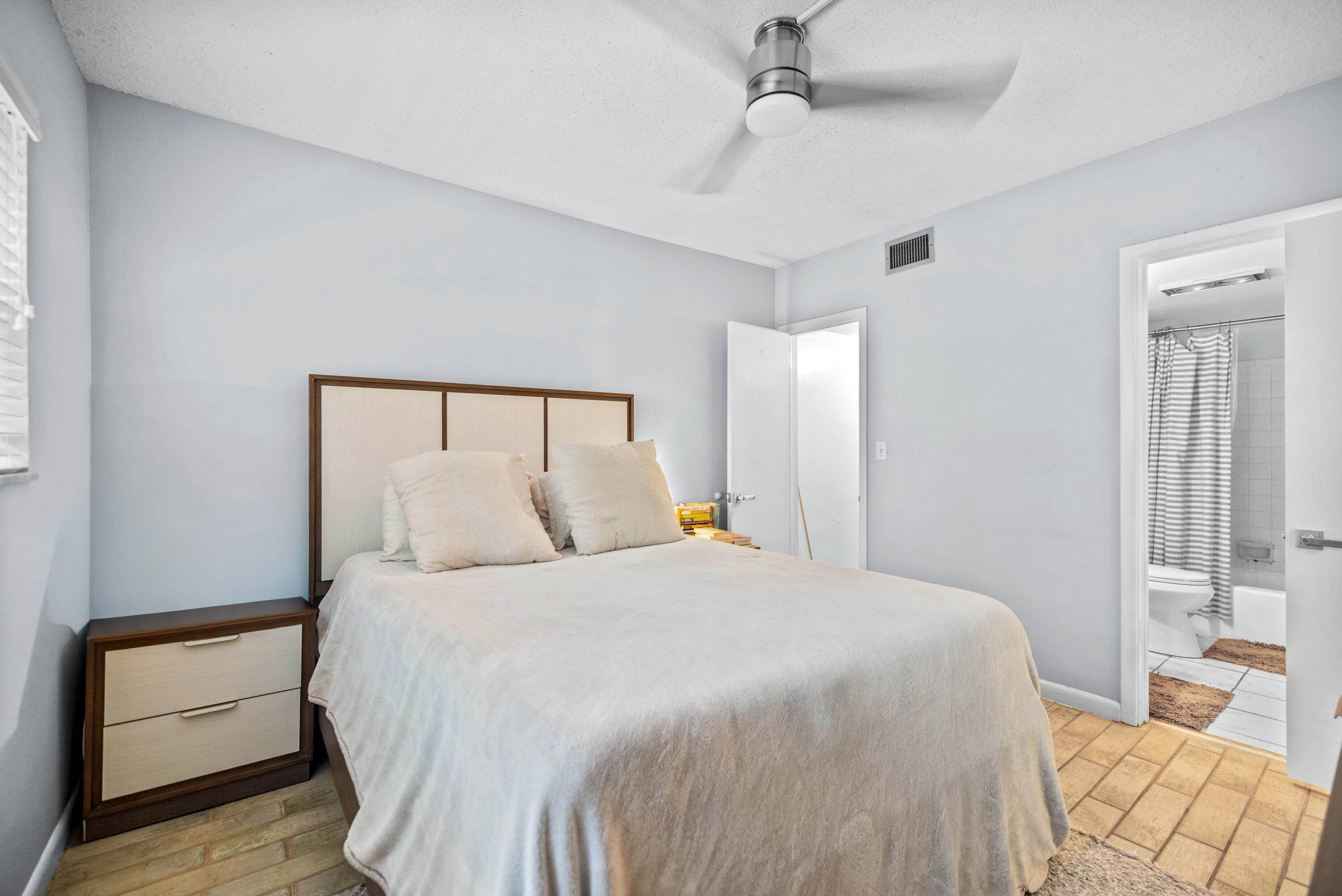1900 NE 8TH Court 104