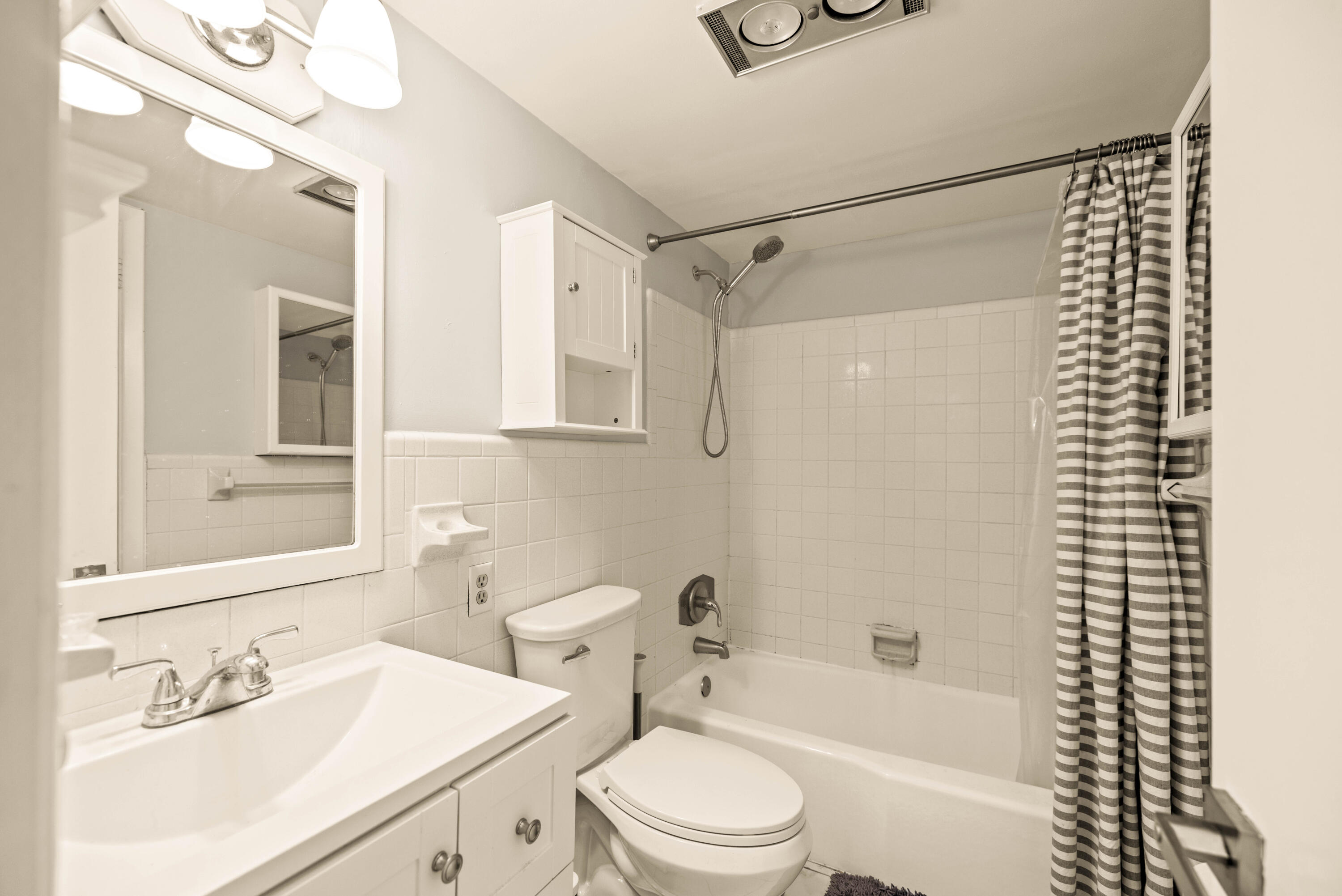 1900 NE 8TH Court 104