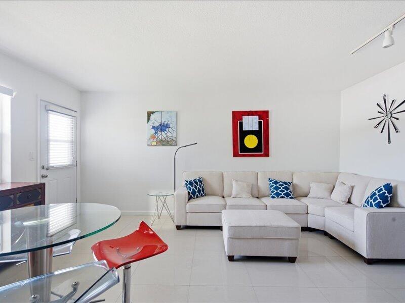 525 Meridian Avenue 305