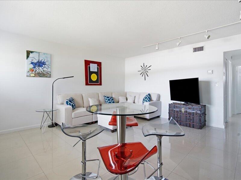 525 Meridian Avenue 305