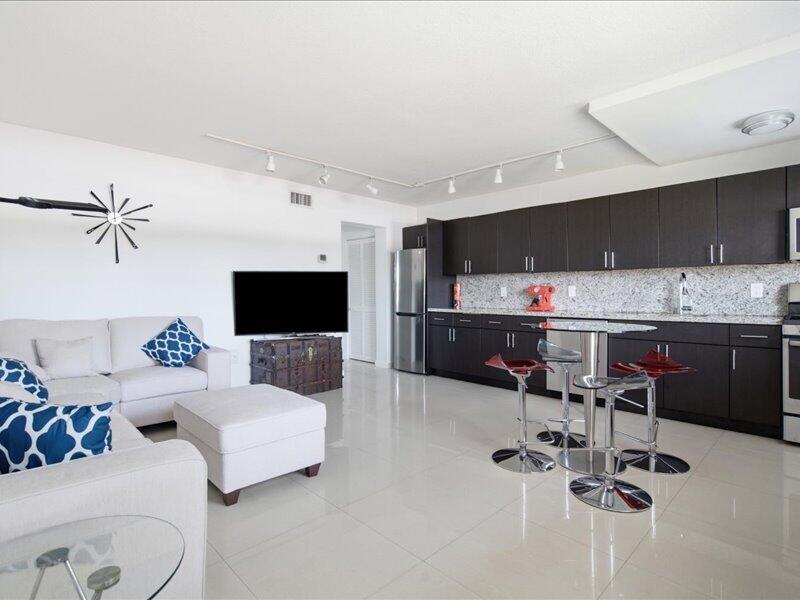 525 Meridian Avenue 305