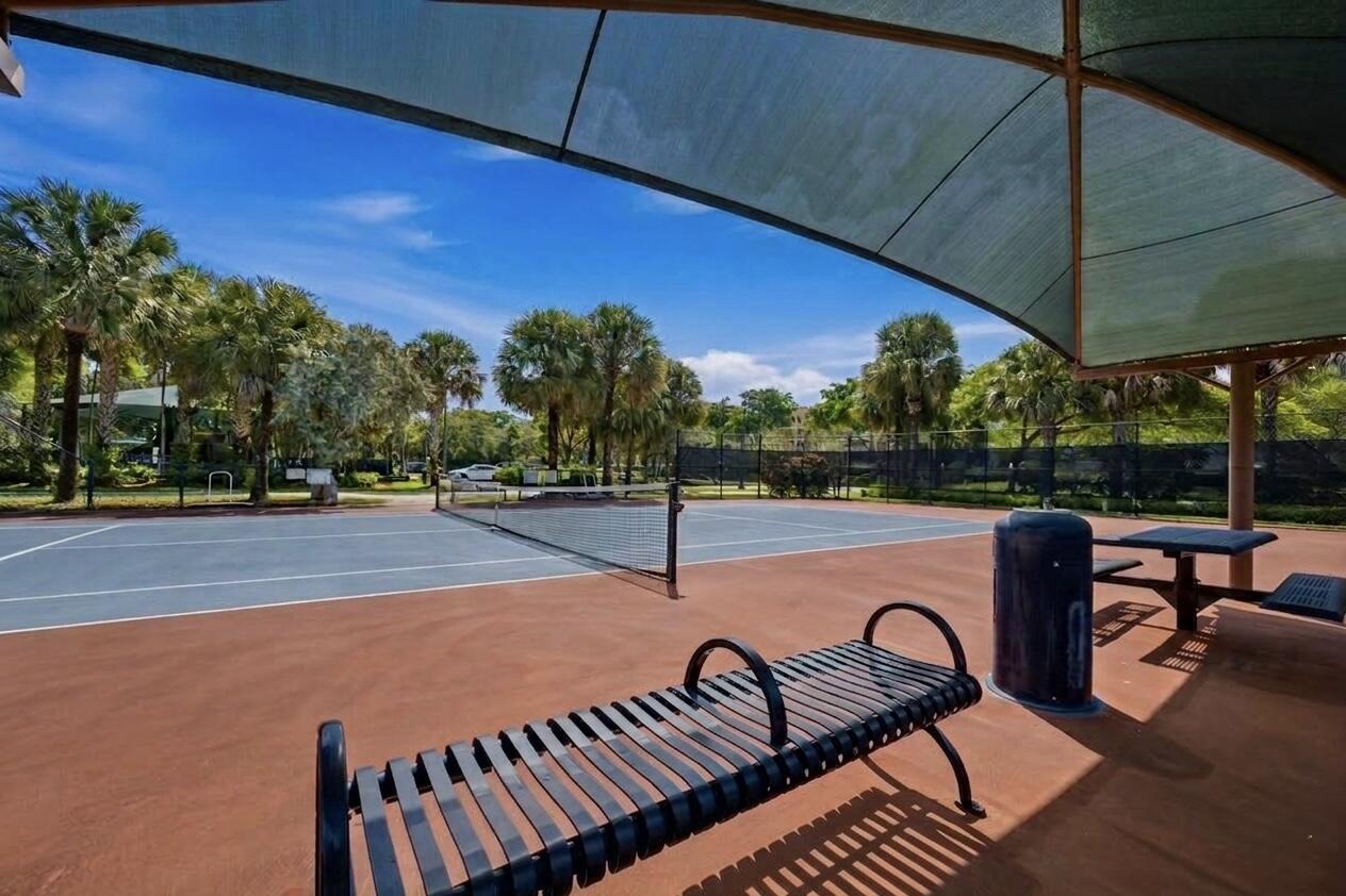 3500 OAKS CLUBHOUSE Drive 510