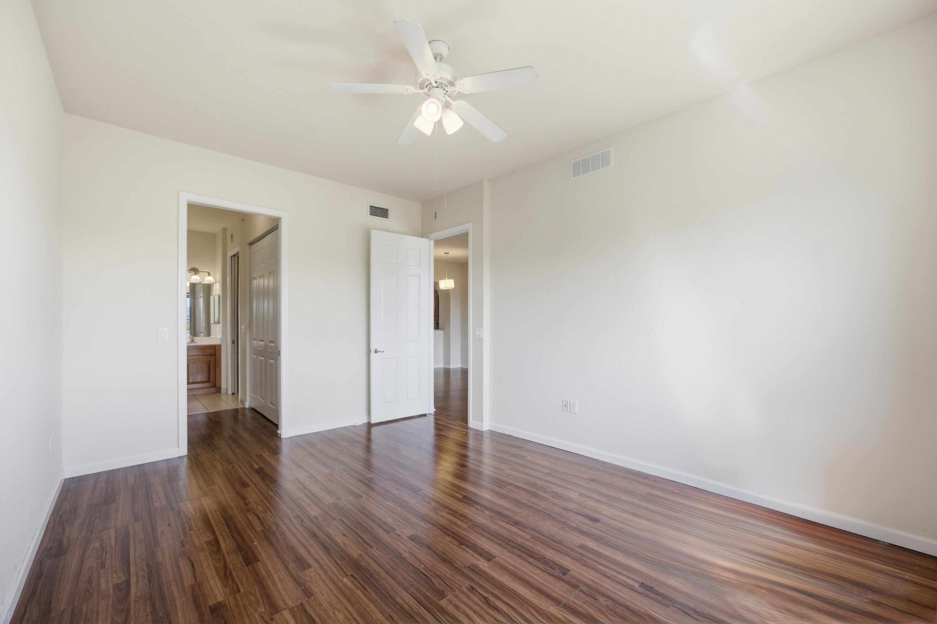 3500 OAKS CLUBHOUSE Drive 510