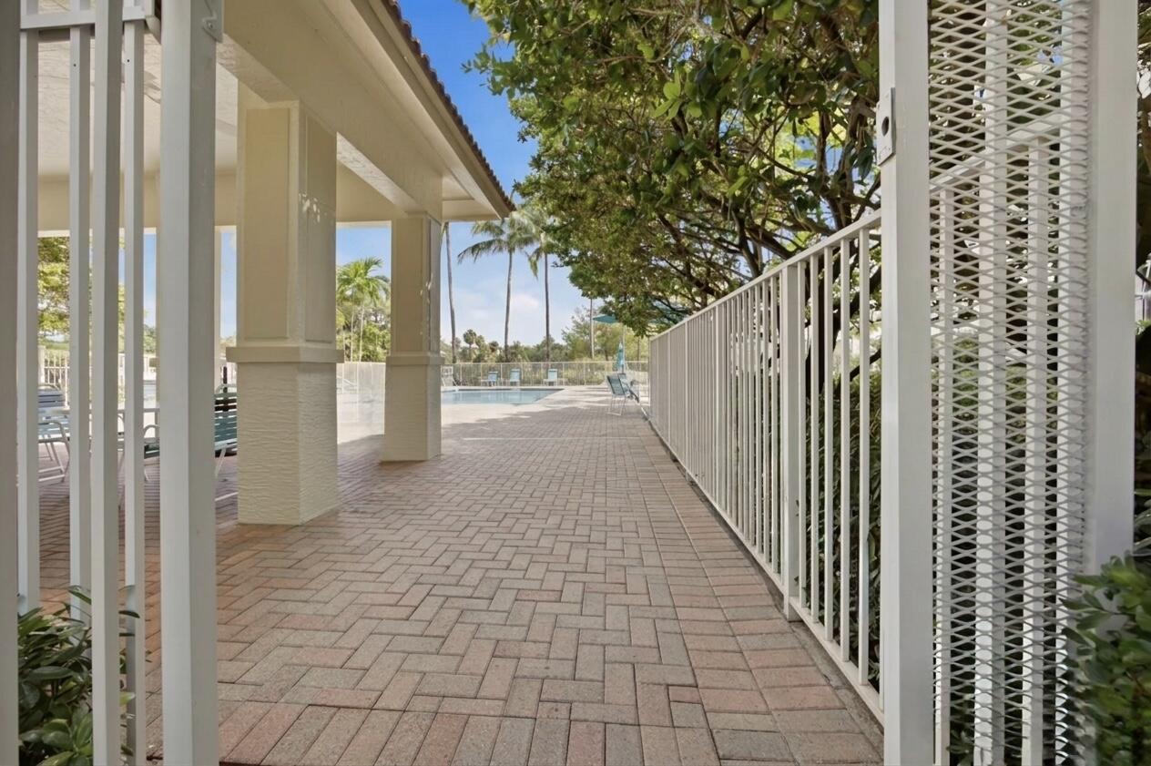 3500 OAKS CLUBHOUSE Drive 510