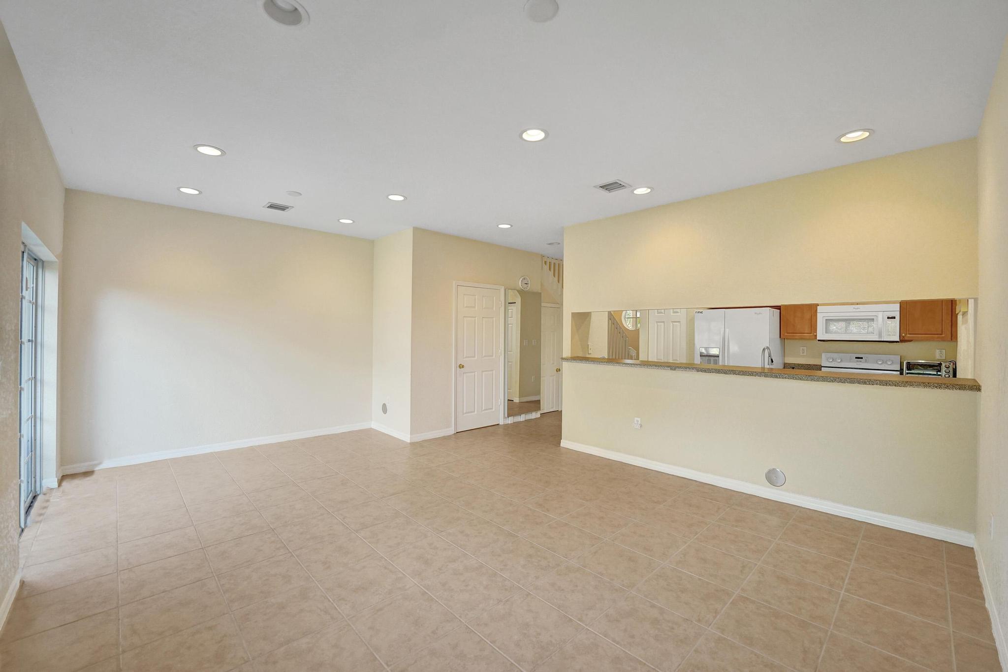852 NW 9TH Street