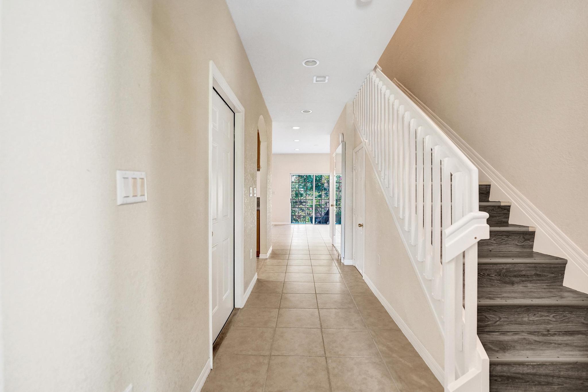 852 NW 9TH Street