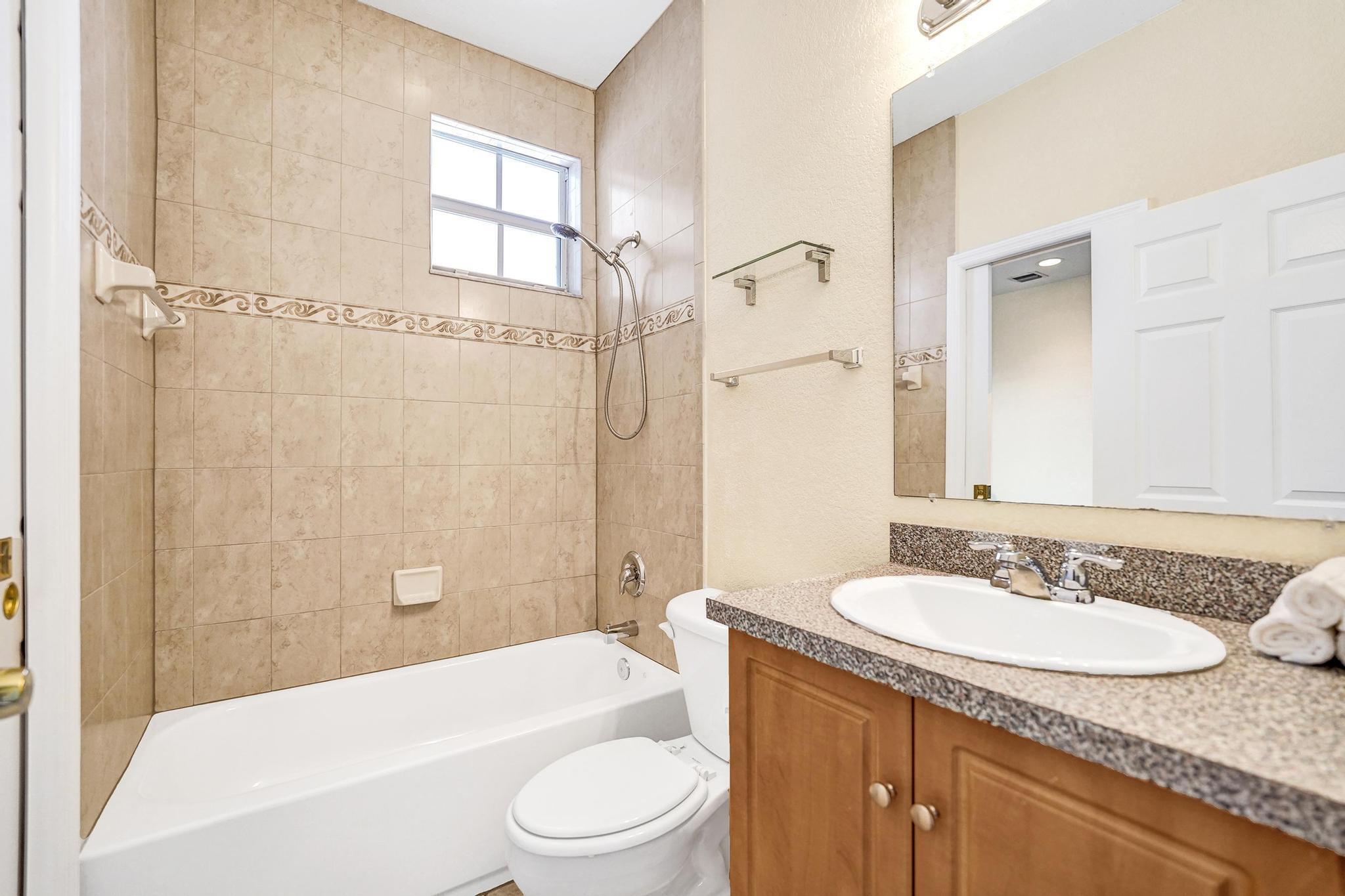 852 NW 9TH Street