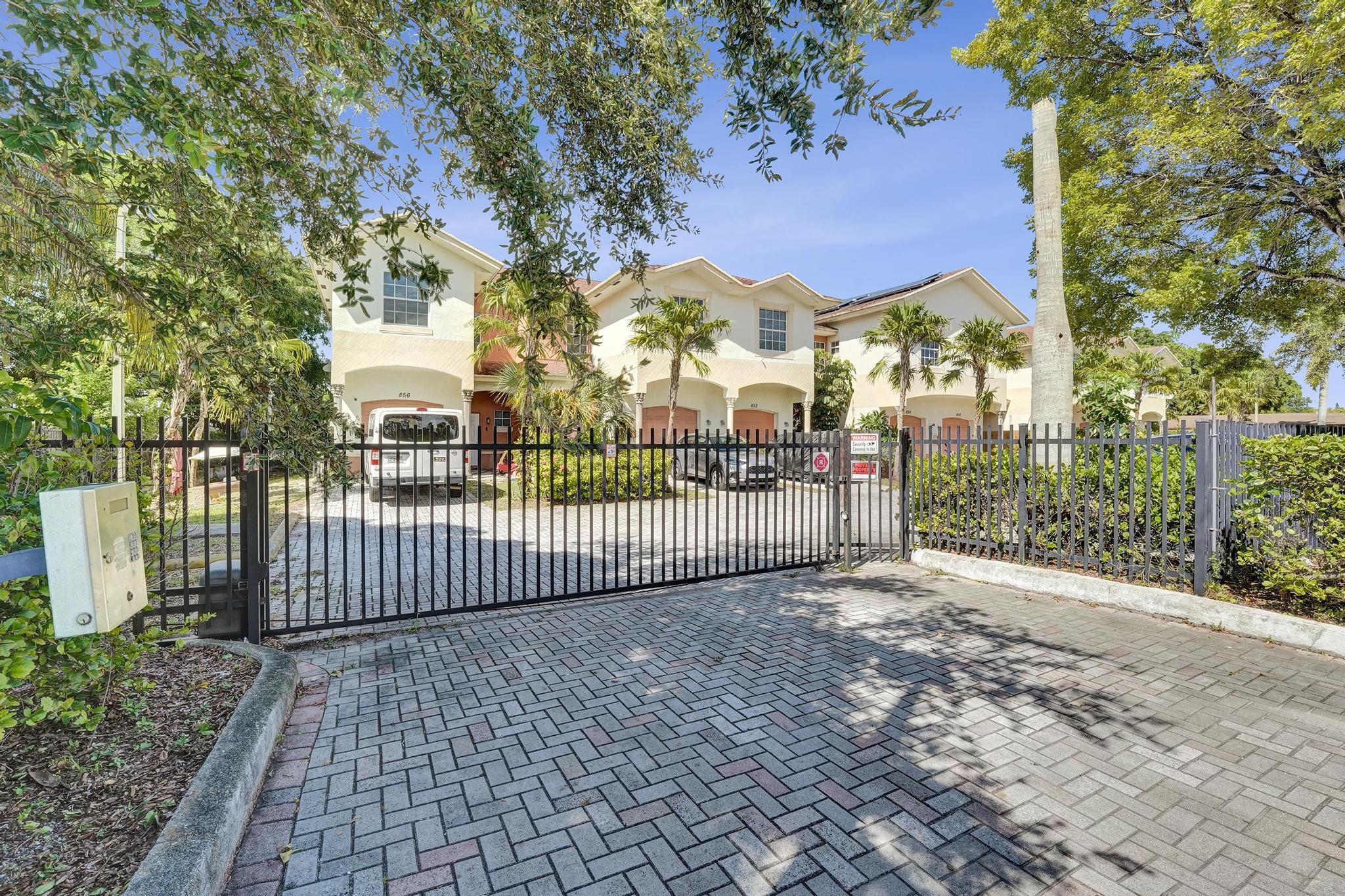 852 NW 9TH Street