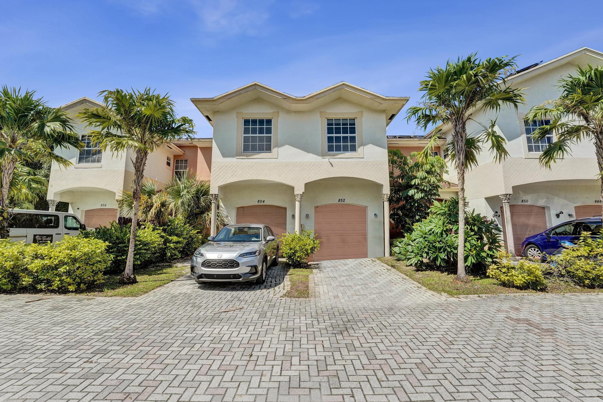 852 NW 9TH Street