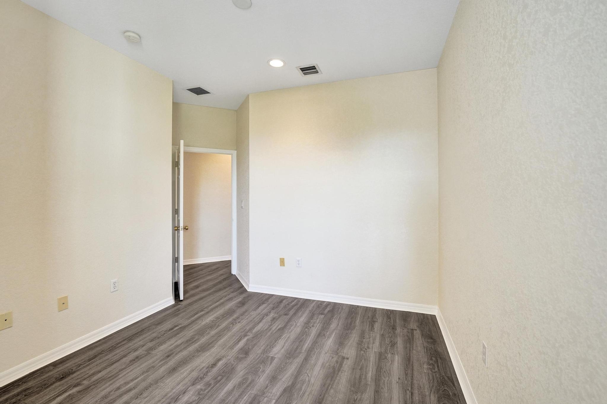 852 NW 9TH Street