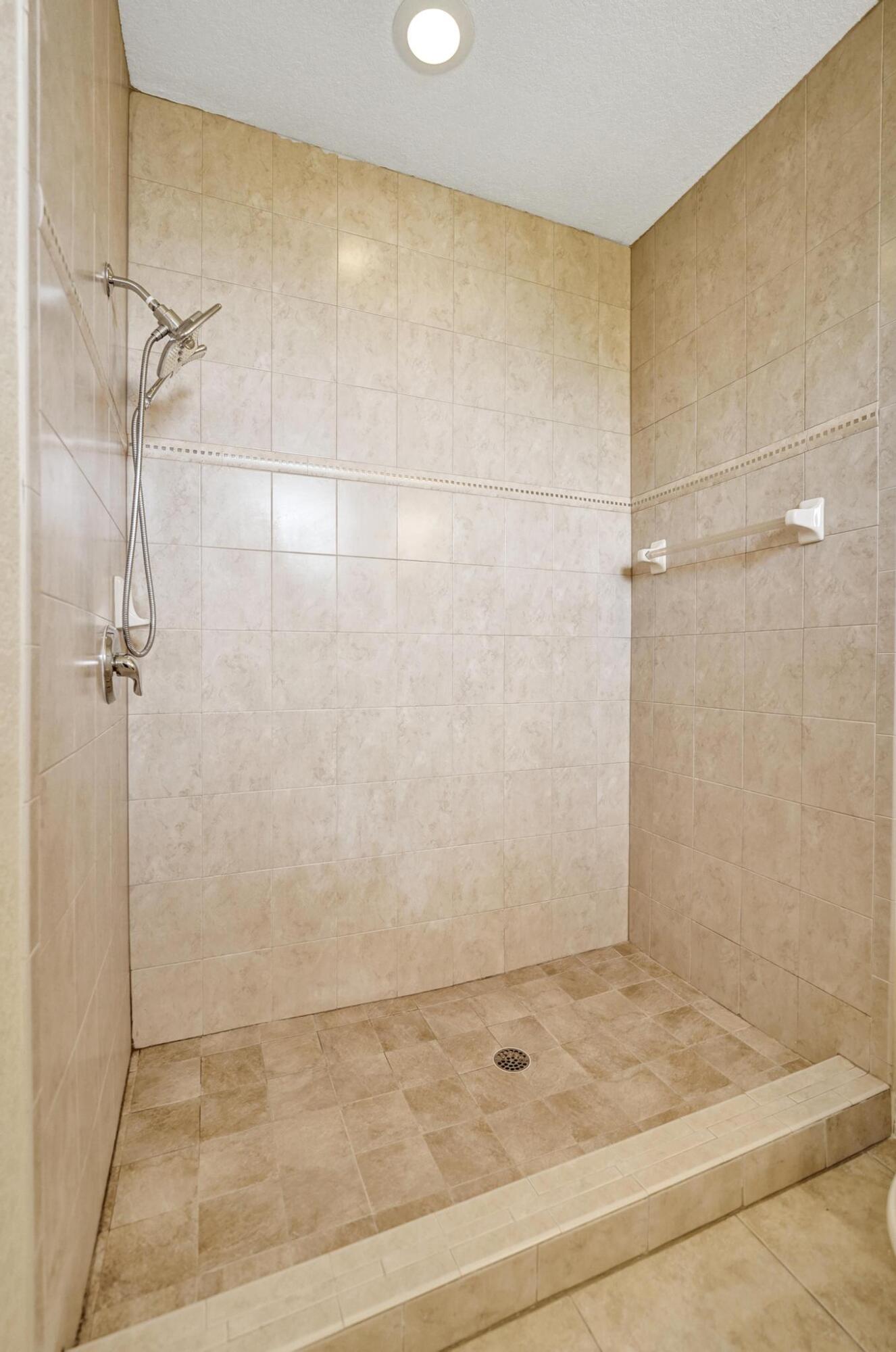 852 NW 9TH Street