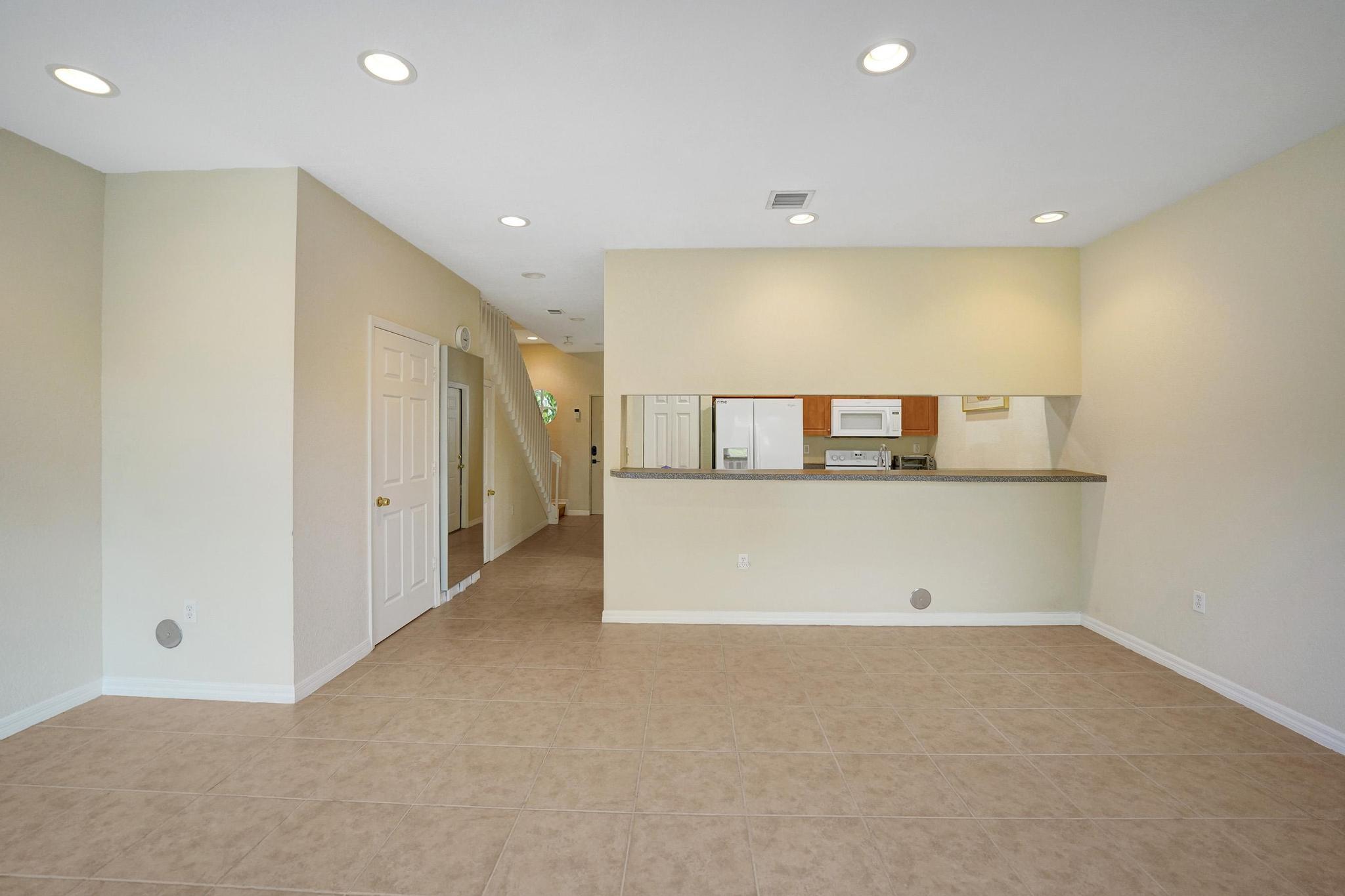 852 NW 9TH Street
