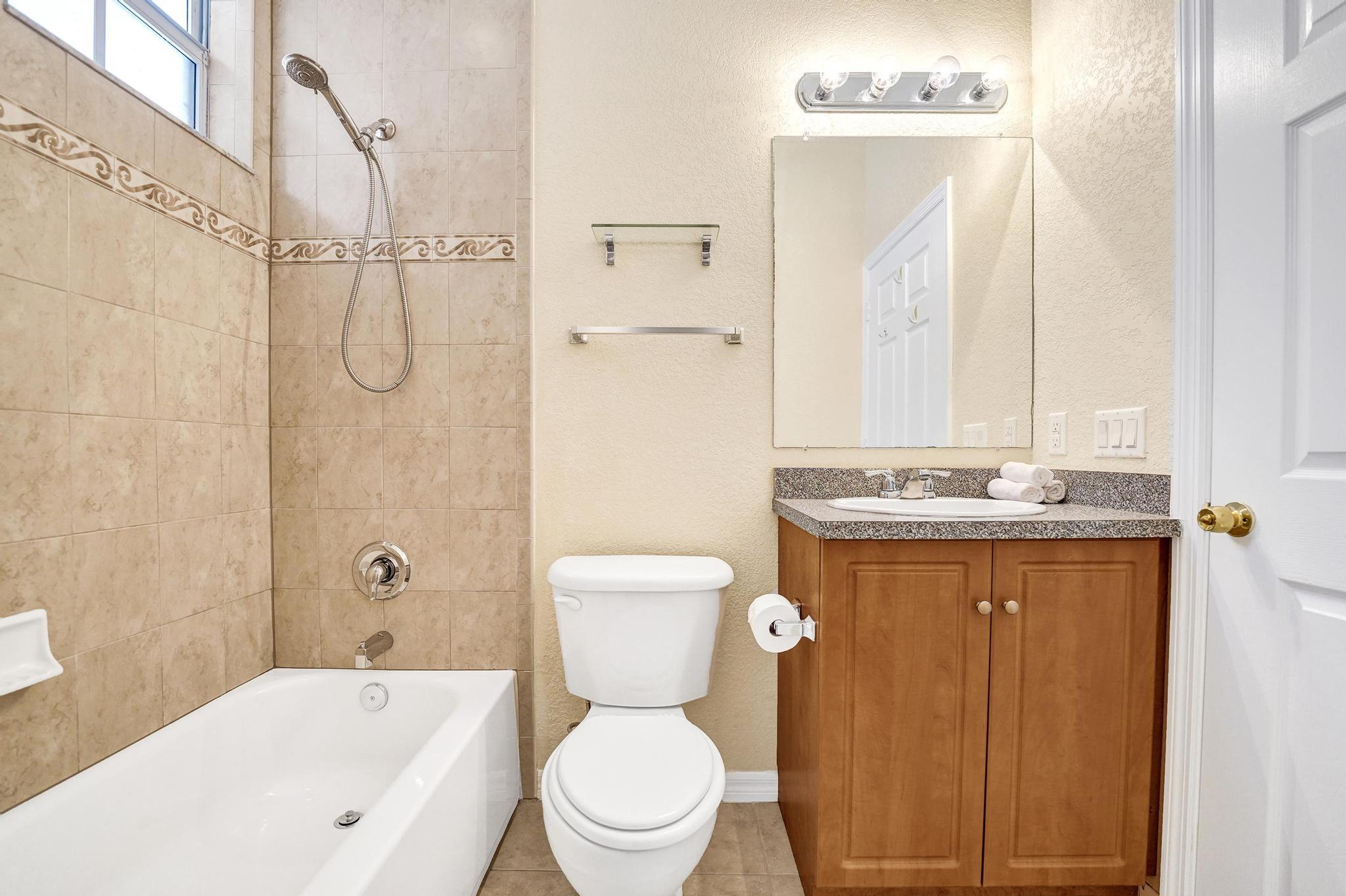 852 NW 9TH Street