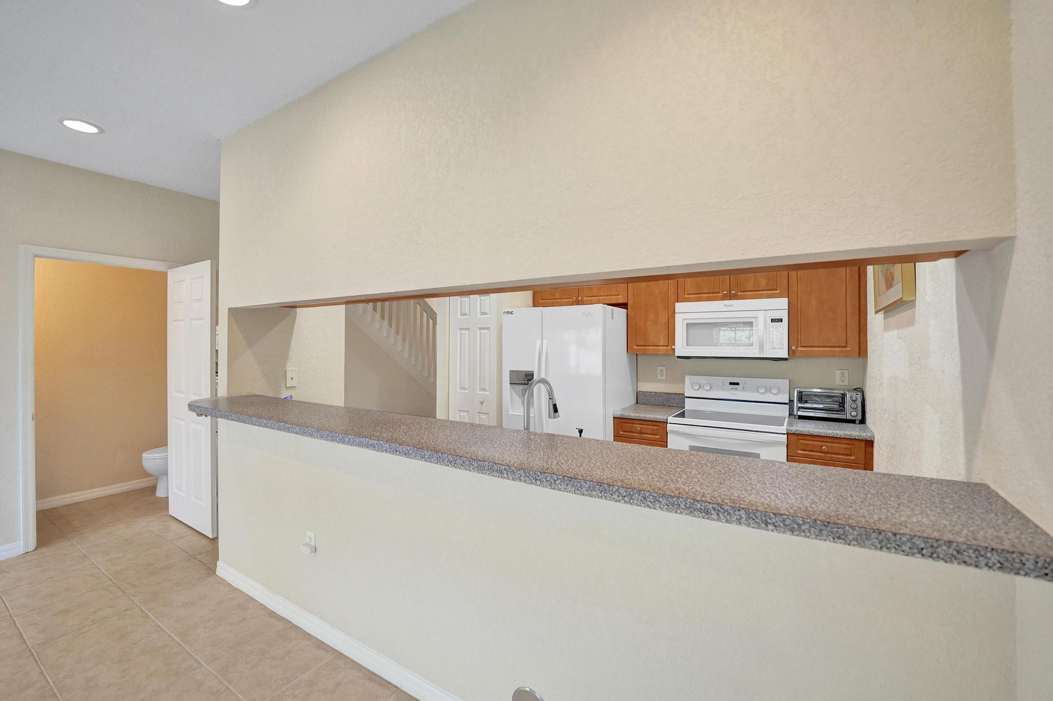 852 NW 9TH Street