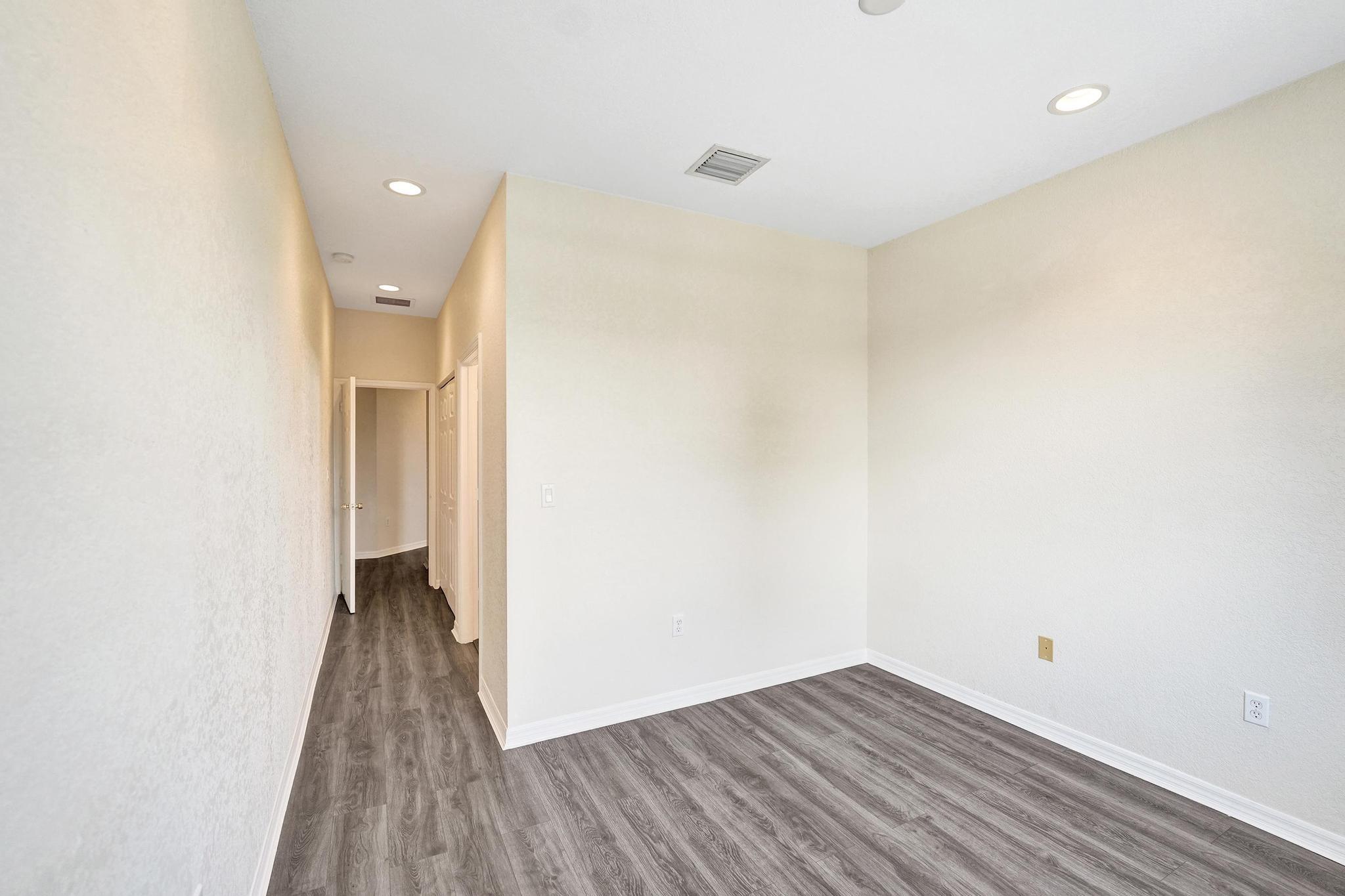 852 NW 9TH Street