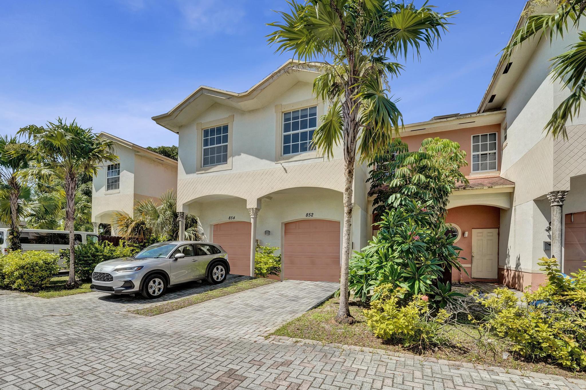 852 NW 9TH Street