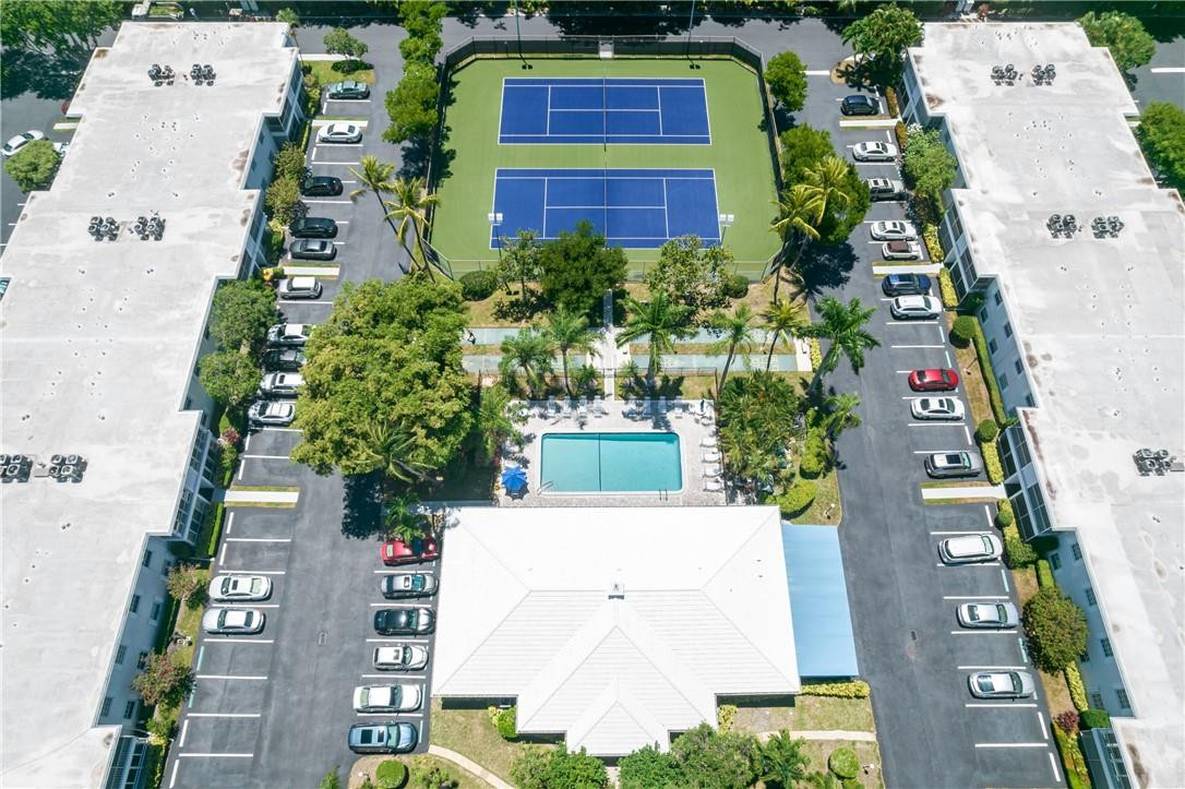 6295 Bay Club Drive 1