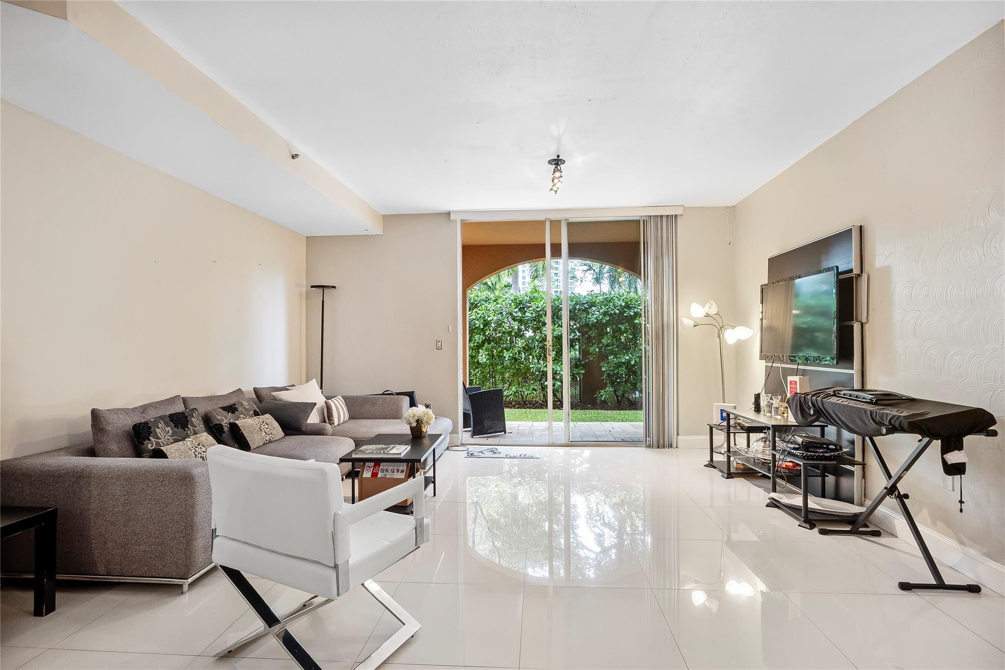 19501 E Country Club Drive 9102