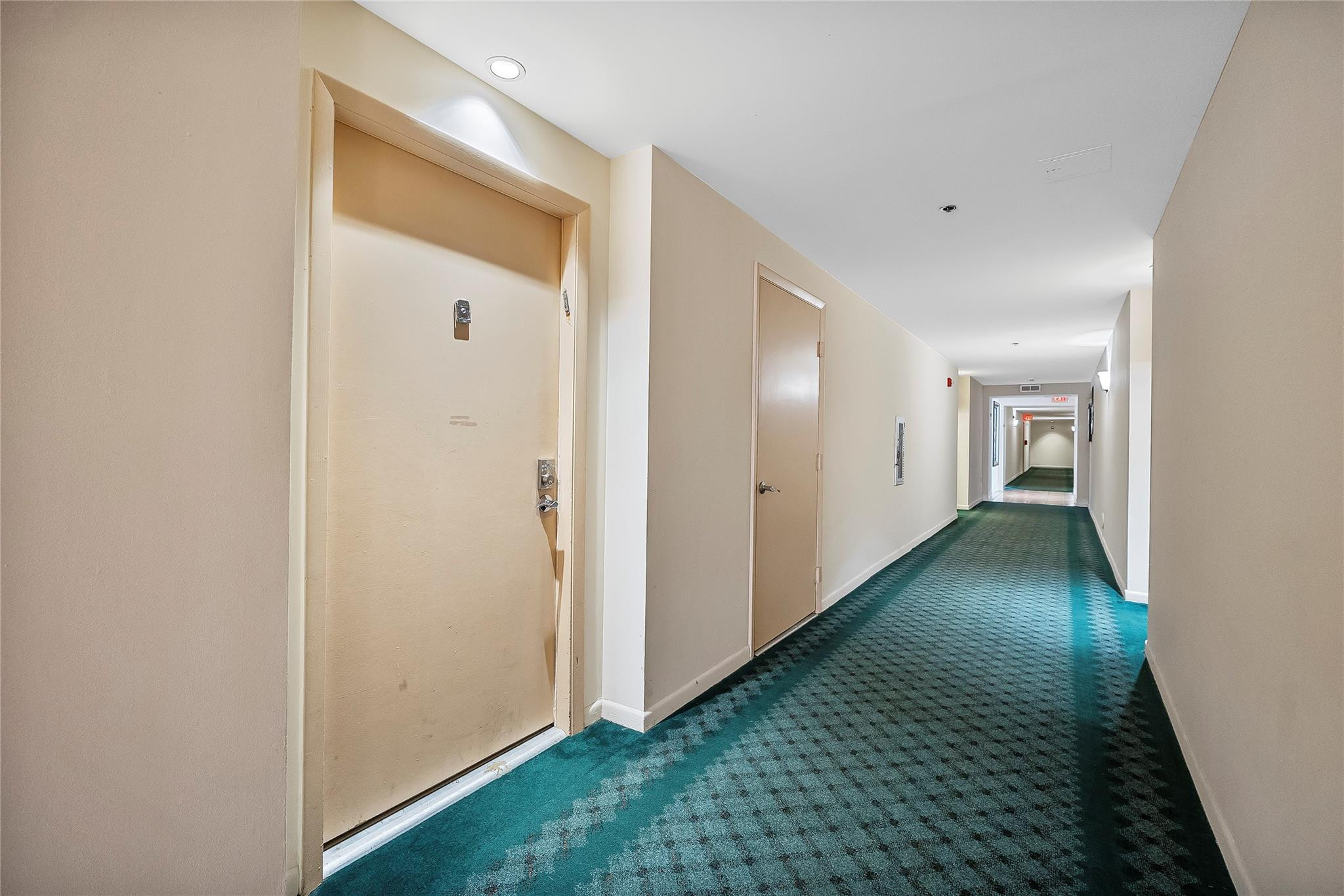 19501 E Country Club Drive 9102
