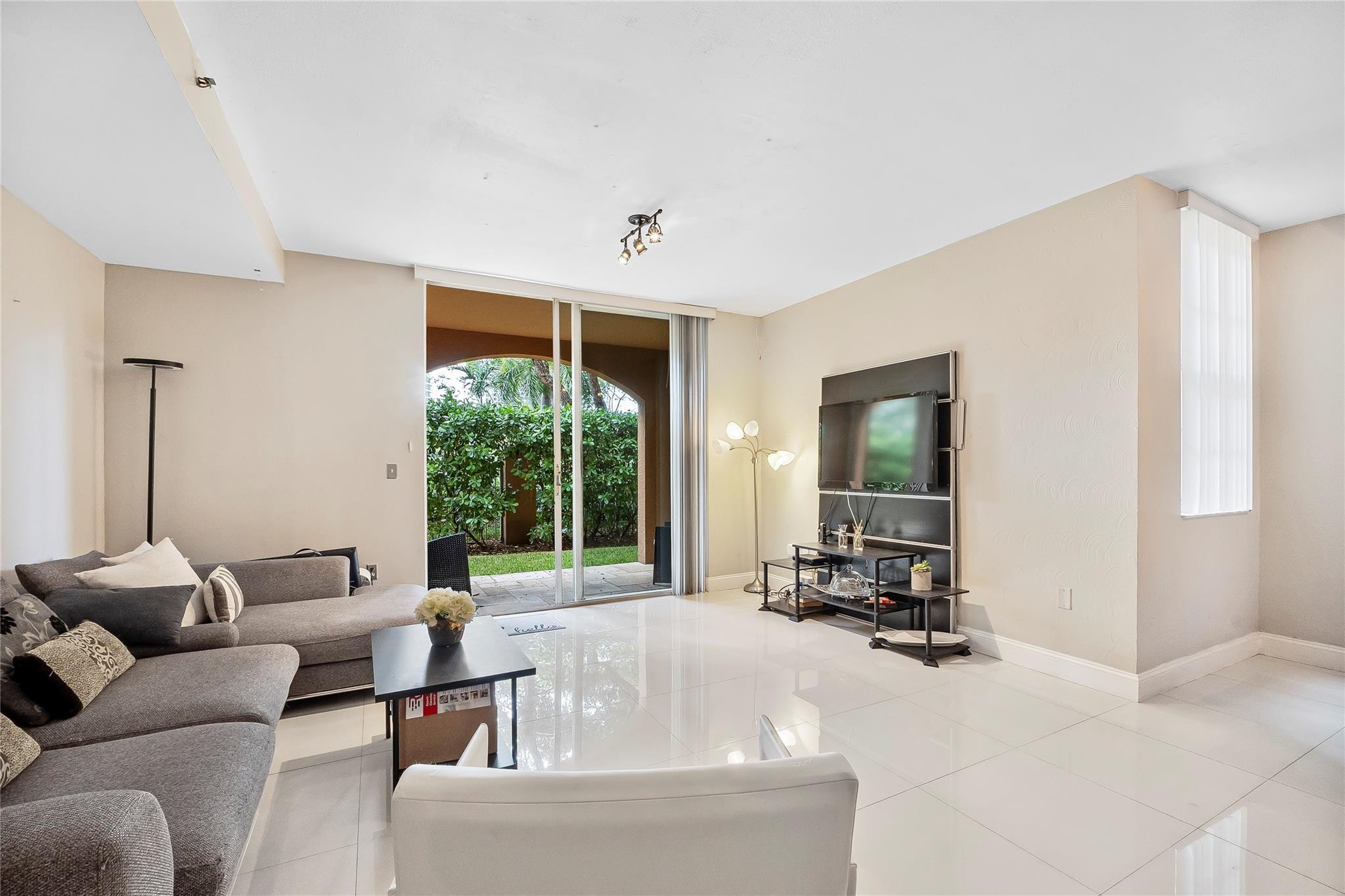 19501 E Country Club Drive 9102