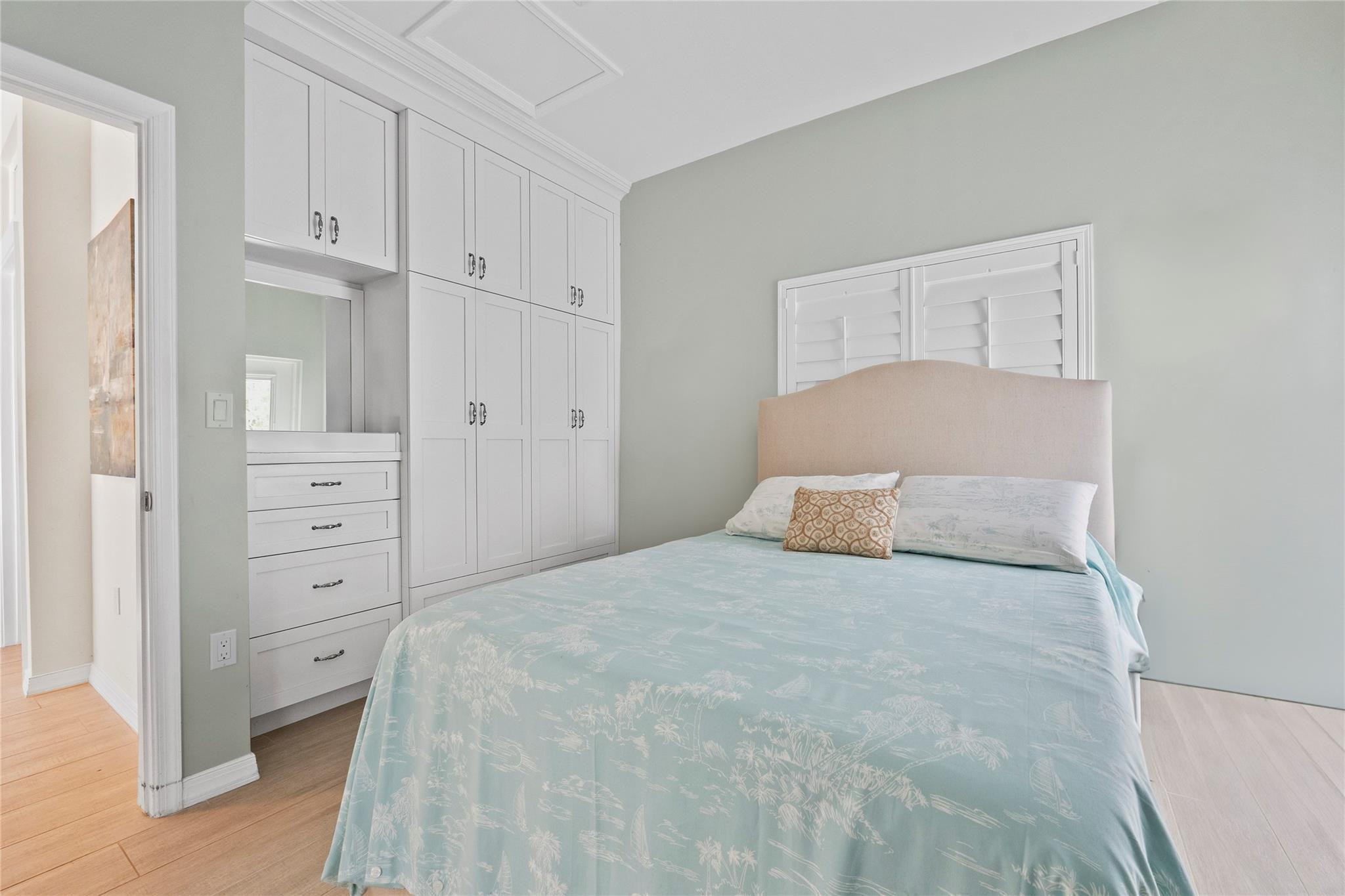 1241 N Rio Vista Boulevard