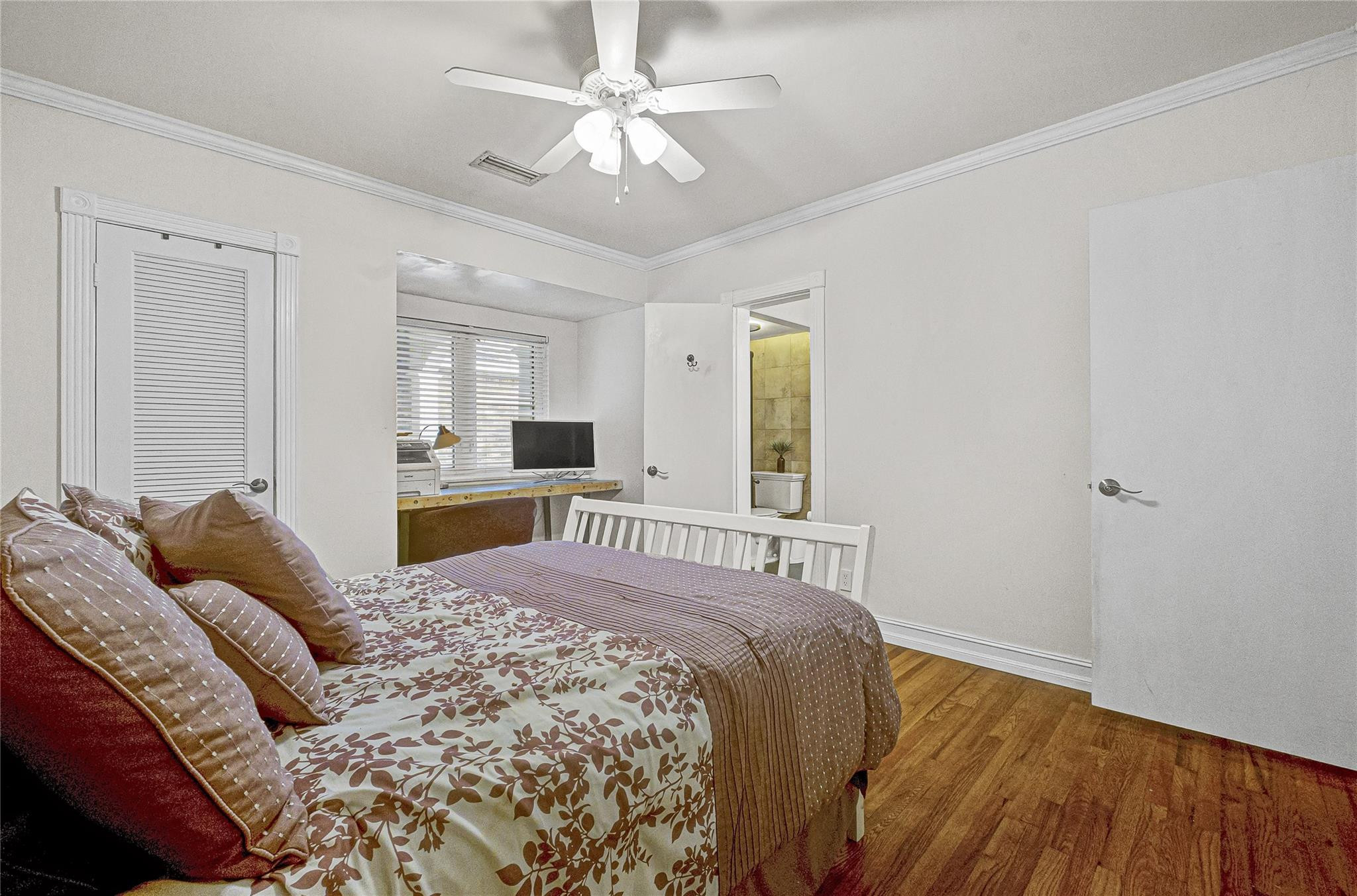 1241 N Rio Vista Boulevard