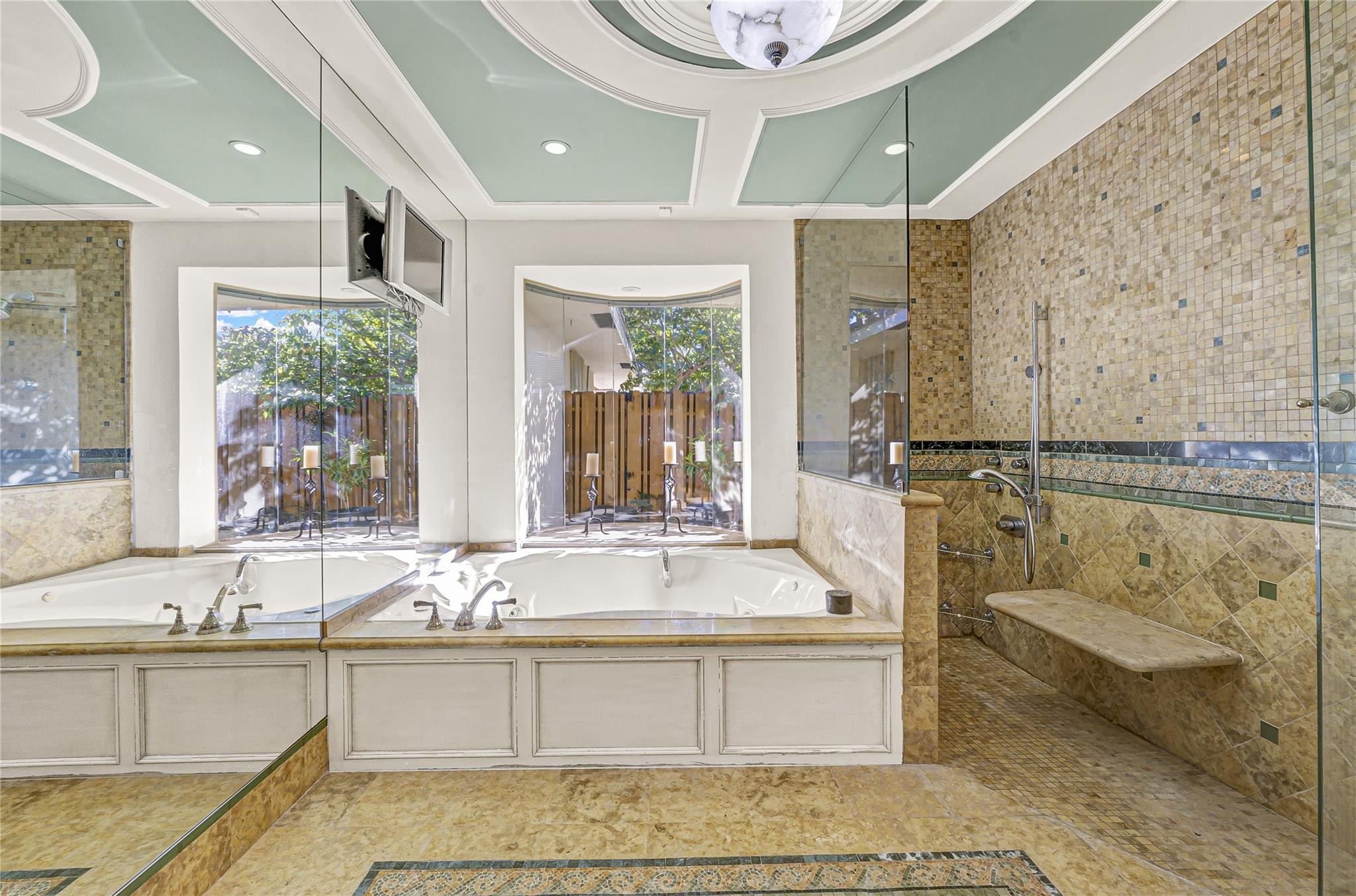 1241 N Rio Vista Boulevard