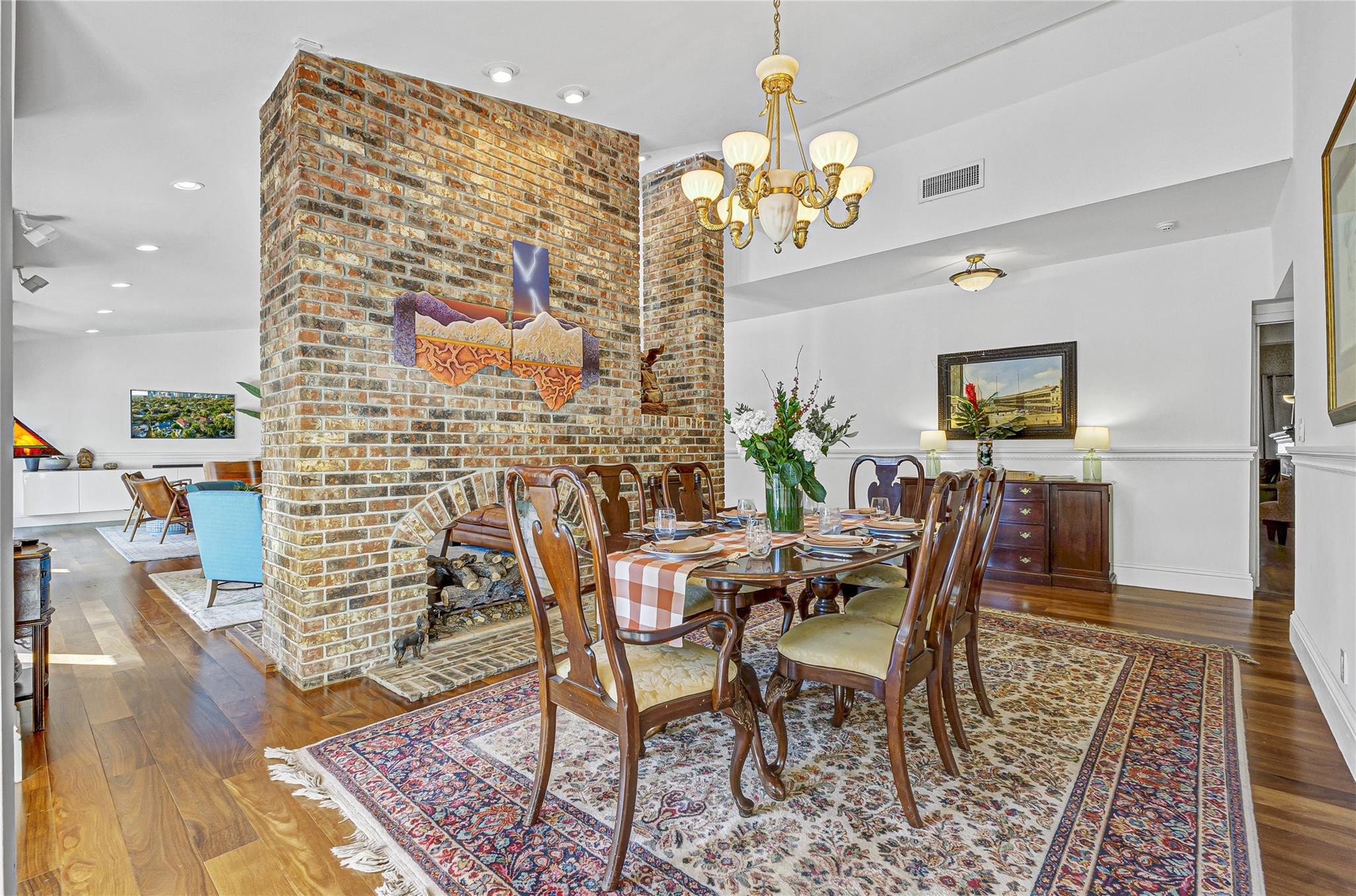 1241 N Rio Vista Boulevard