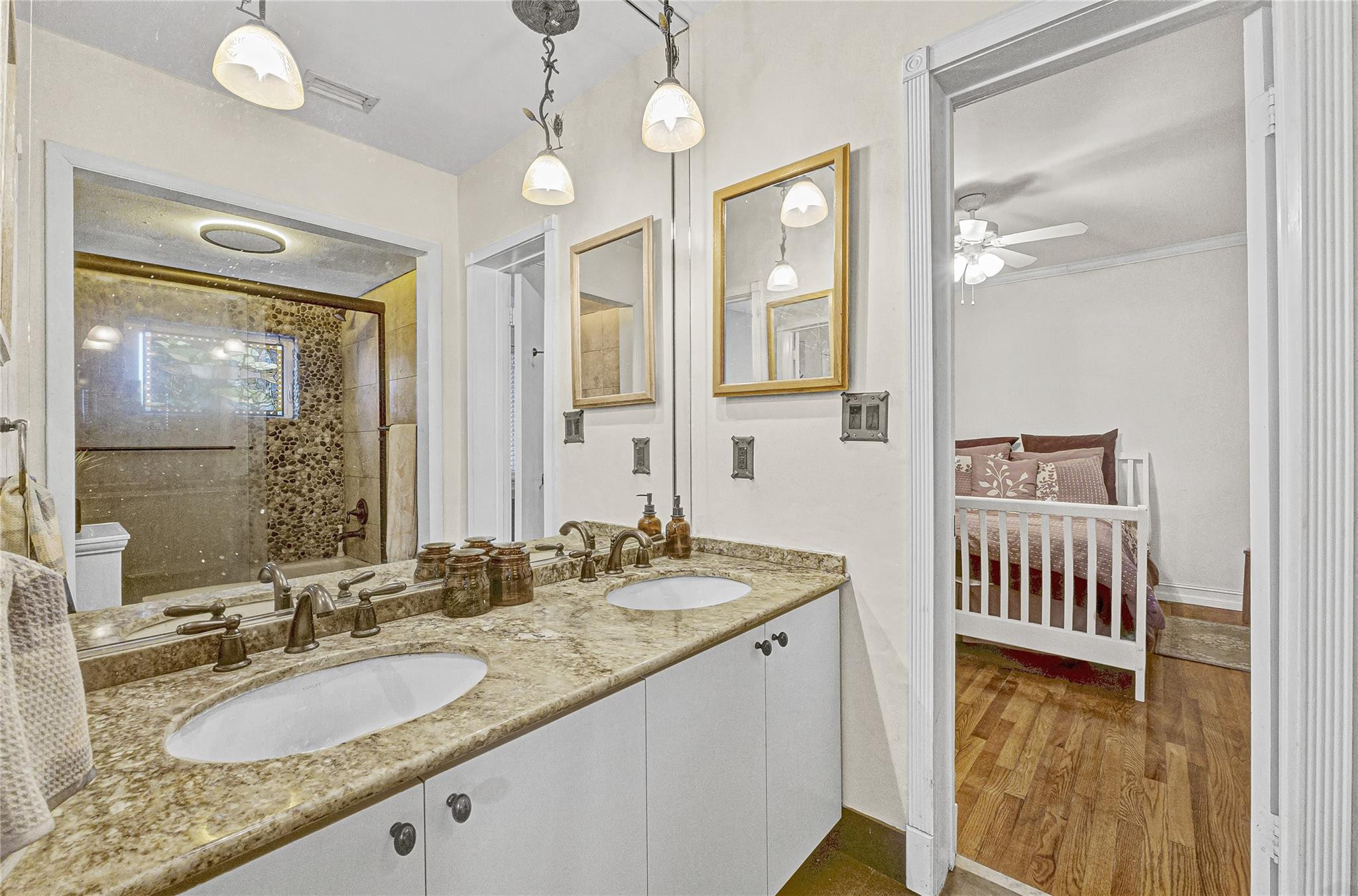 1241 N Rio Vista Boulevard