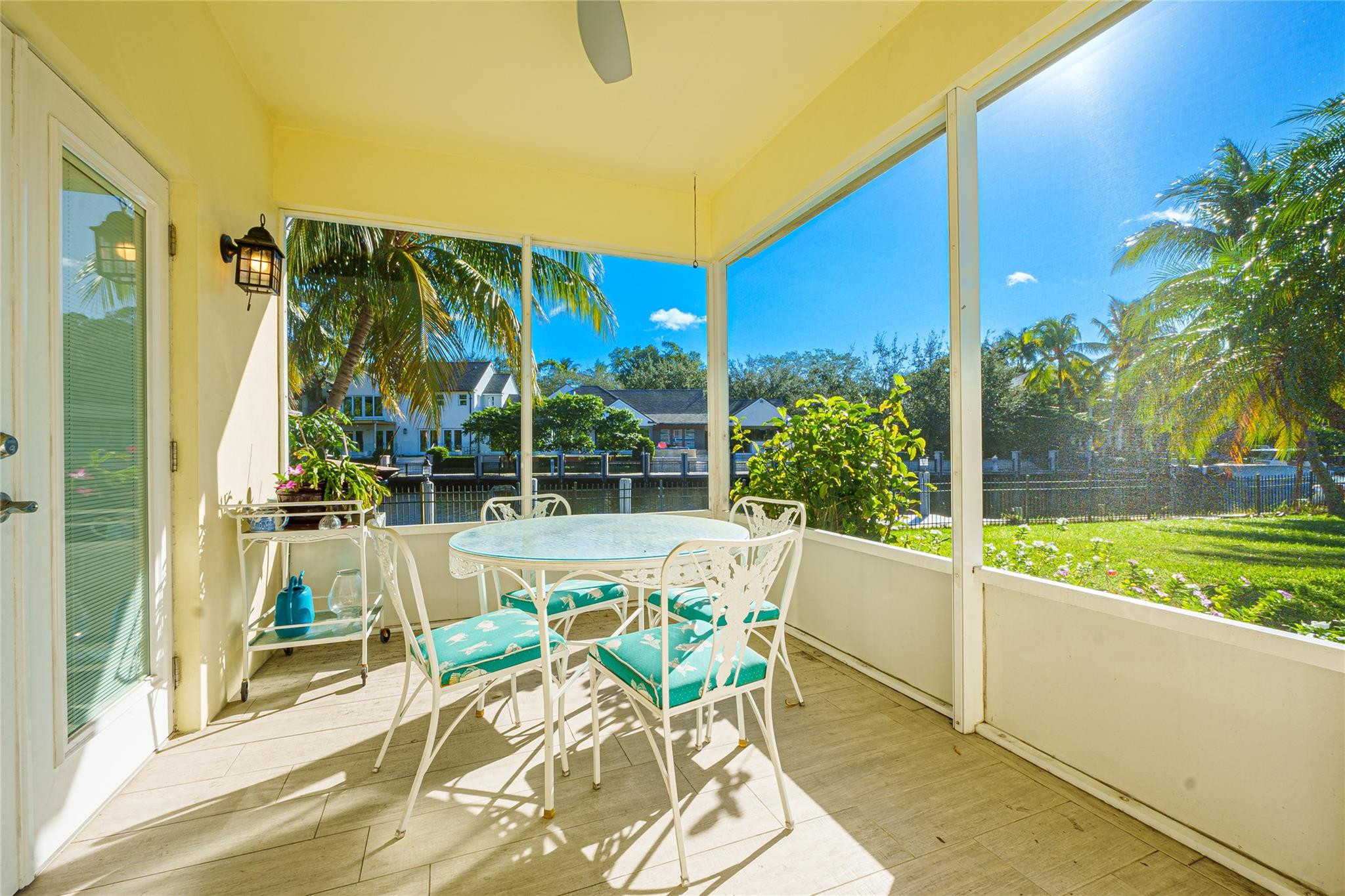 1241 N Rio Vista Boulevard