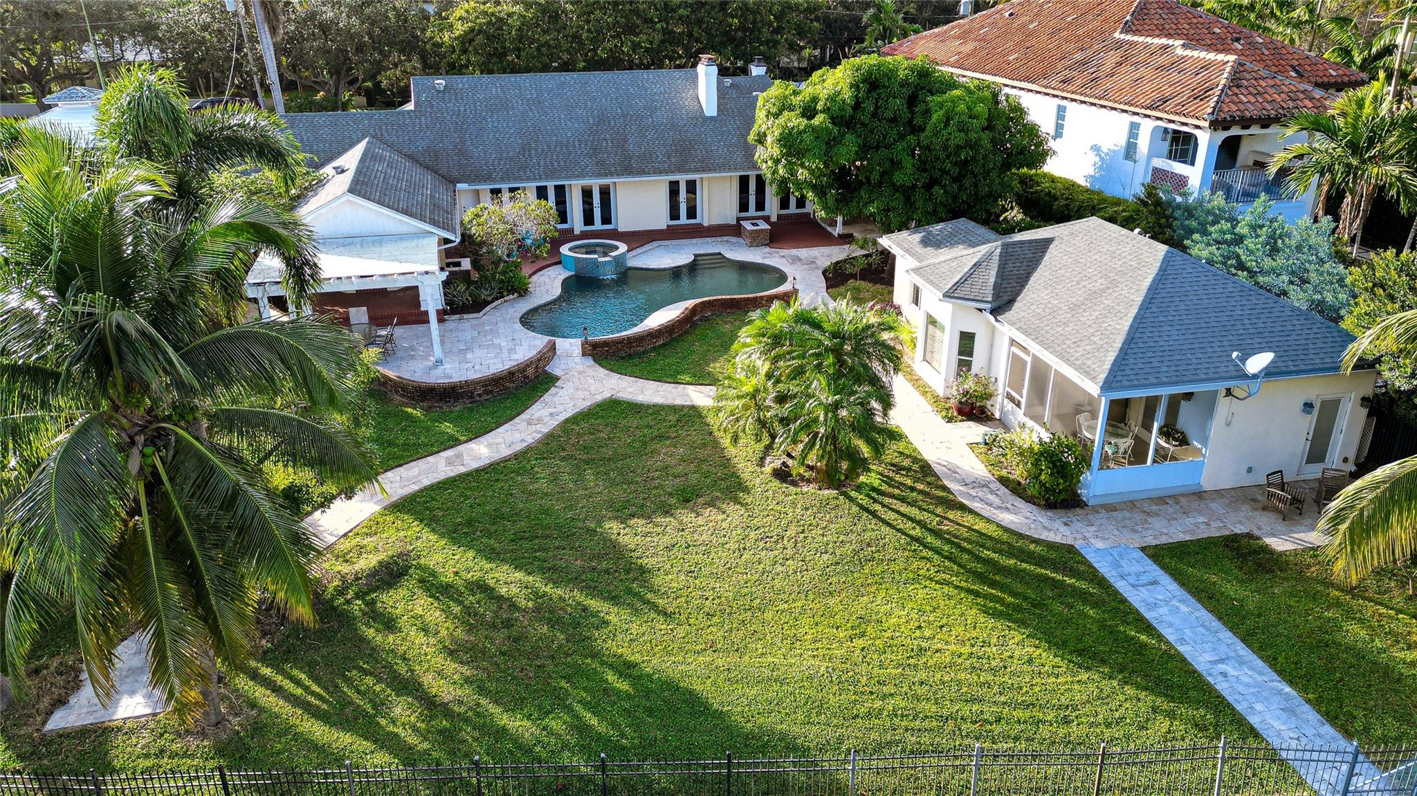 1241 N Rio Vista Boulevard