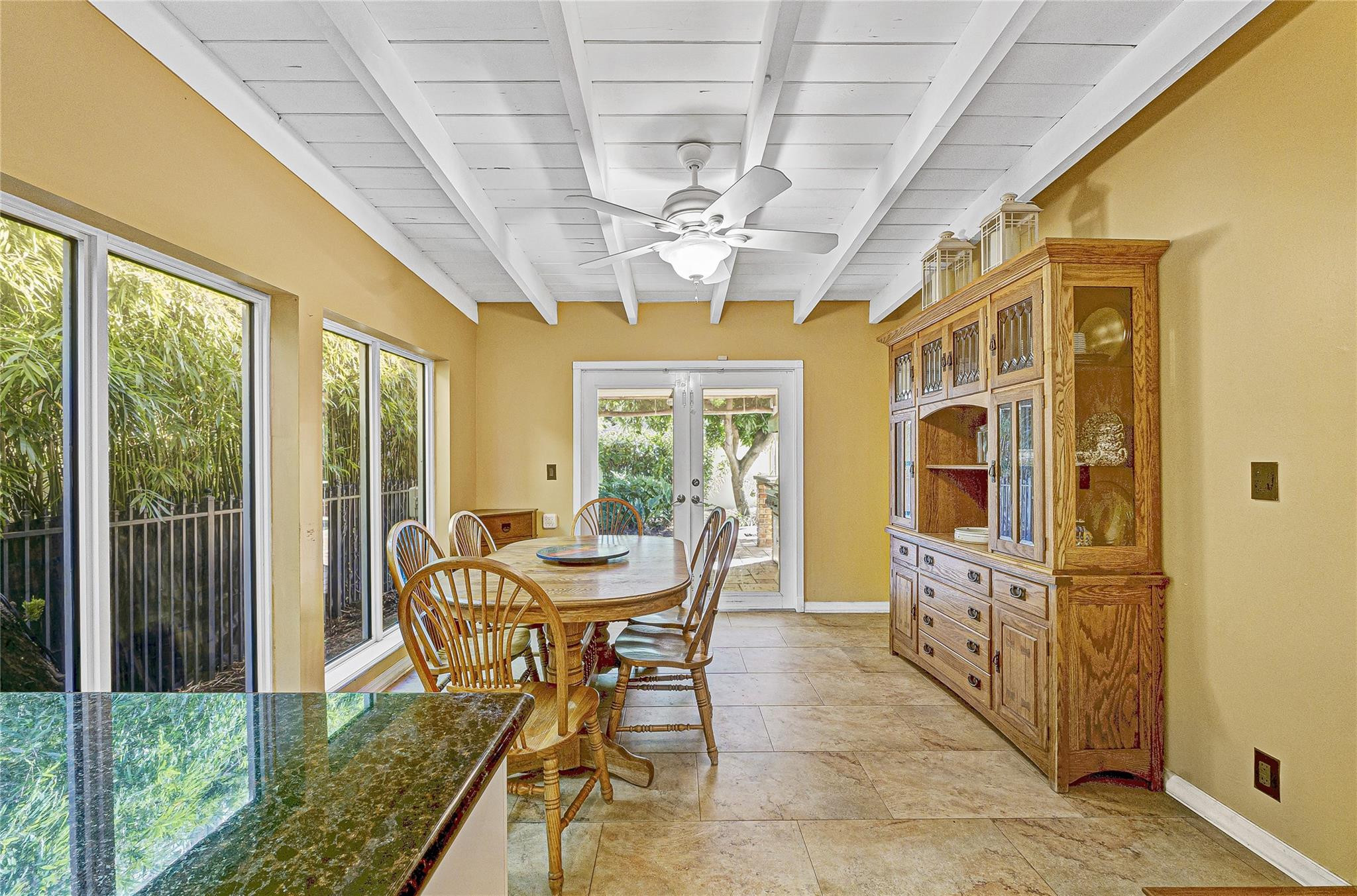 1241 N Rio Vista Boulevard