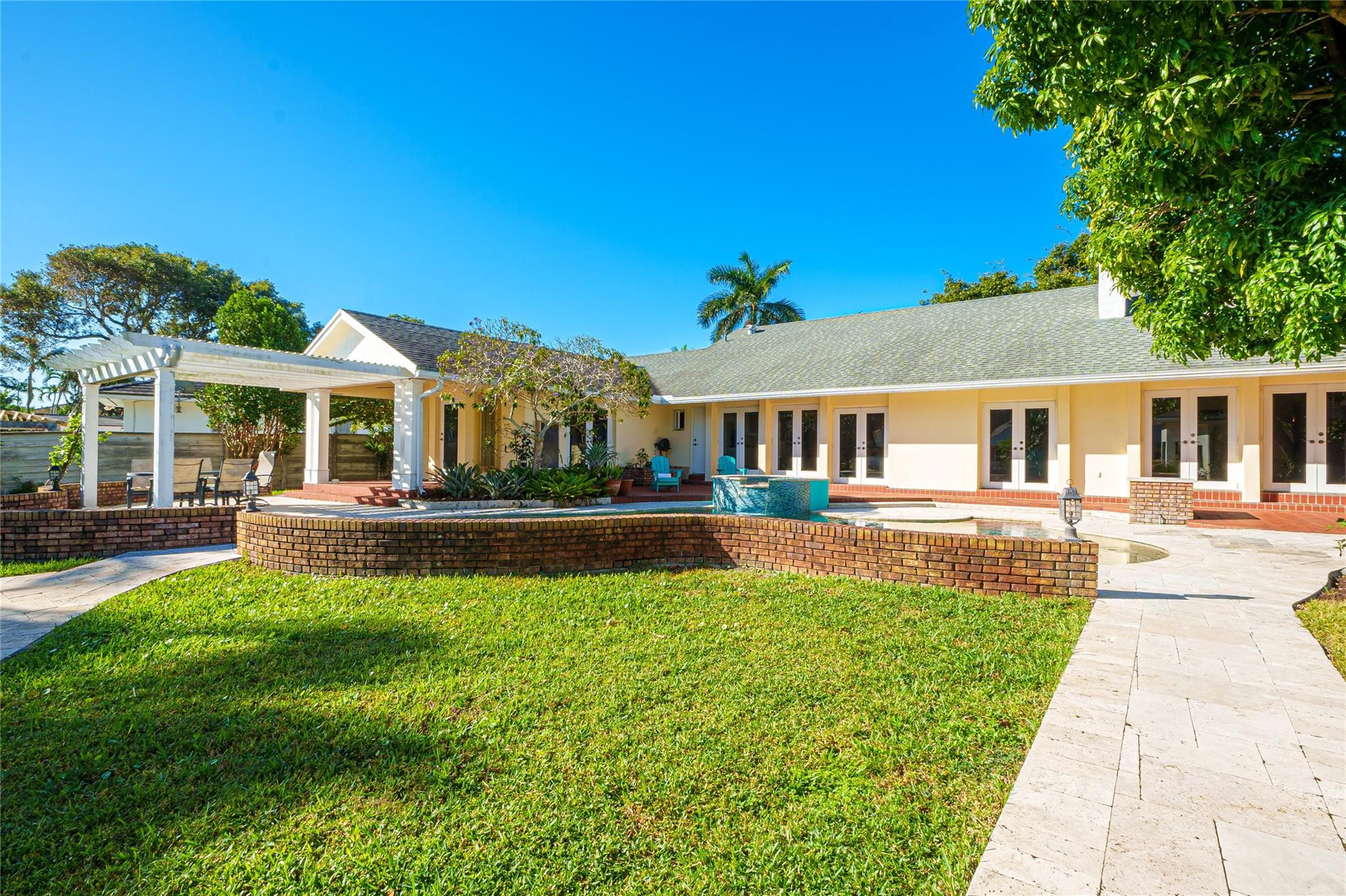 1241 N Rio Vista Boulevard