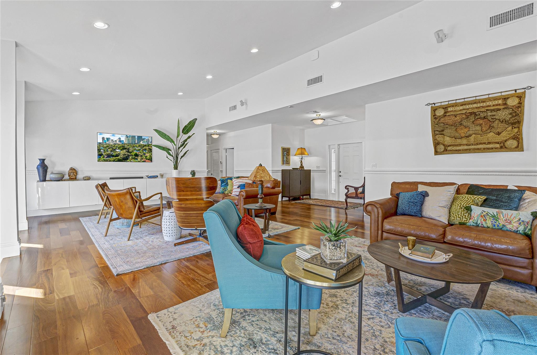 1241 N Rio Vista Boulevard