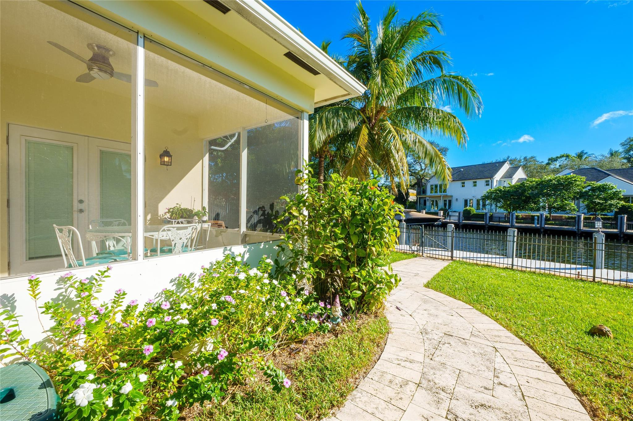 1241 N Rio Vista Boulevard