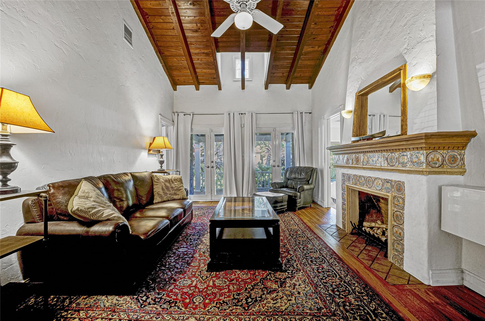 1241 N Rio Vista Boulevard