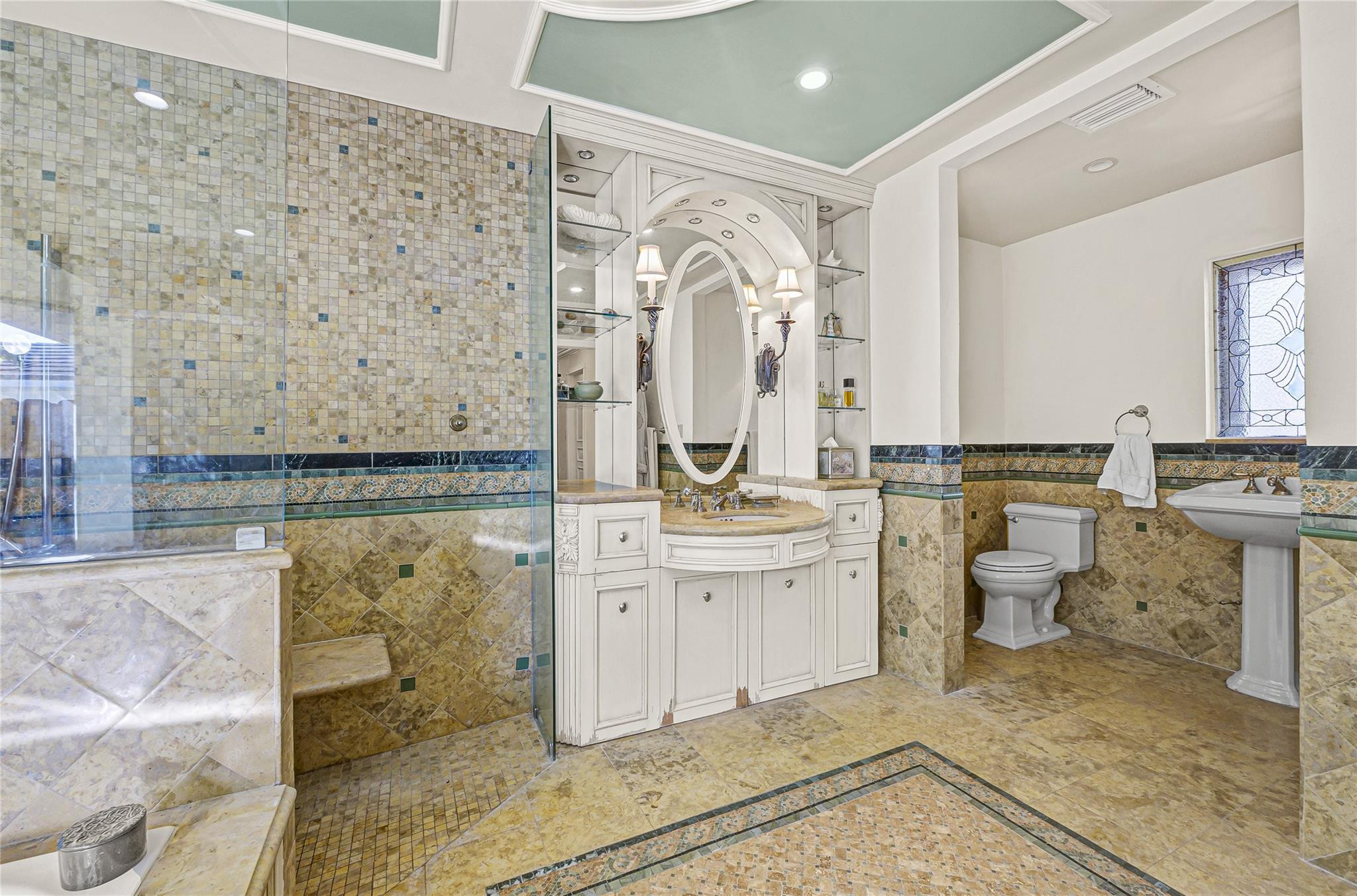 1241 N Rio Vista Boulevard