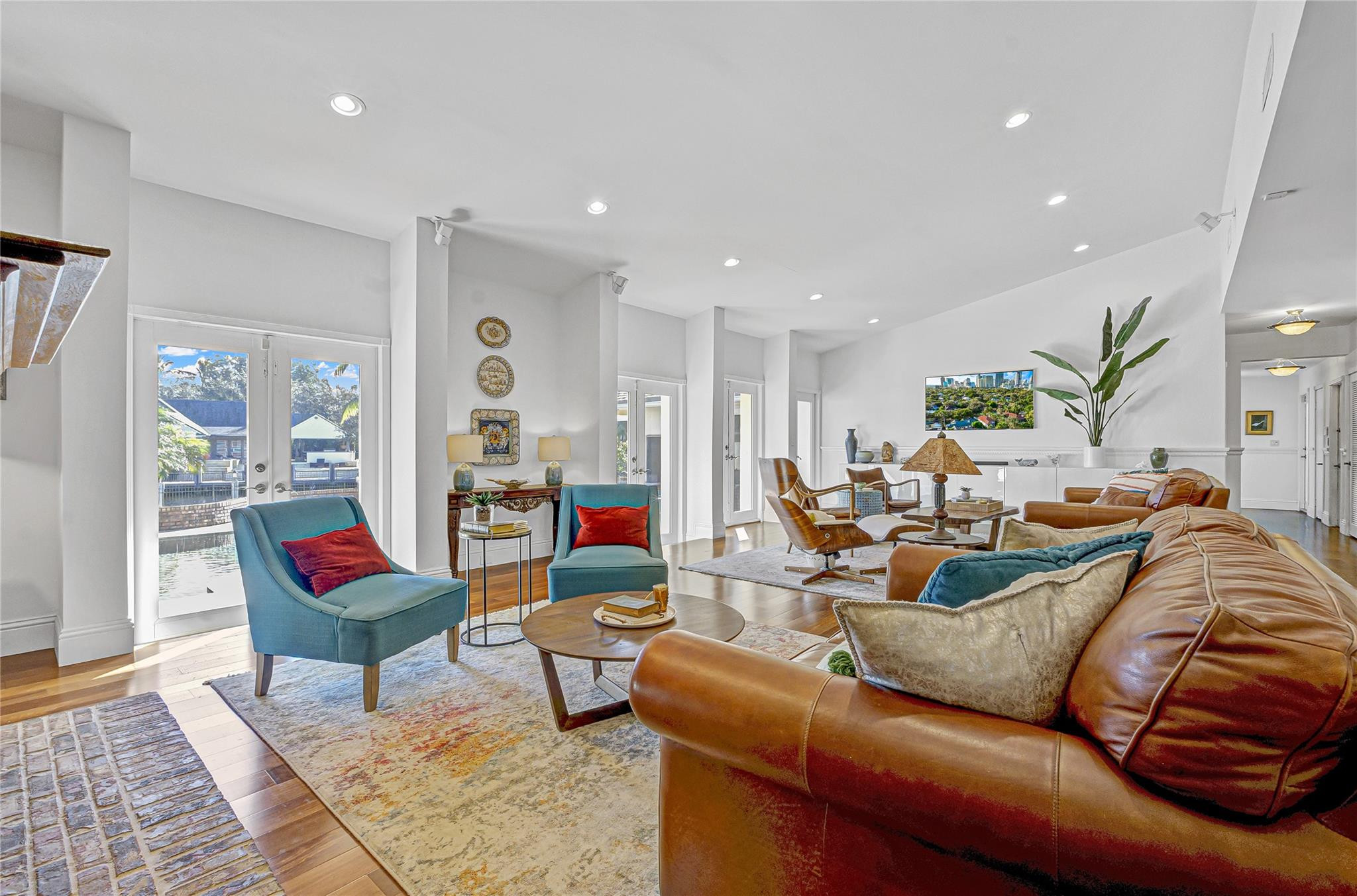 1241 N Rio Vista Boulevard