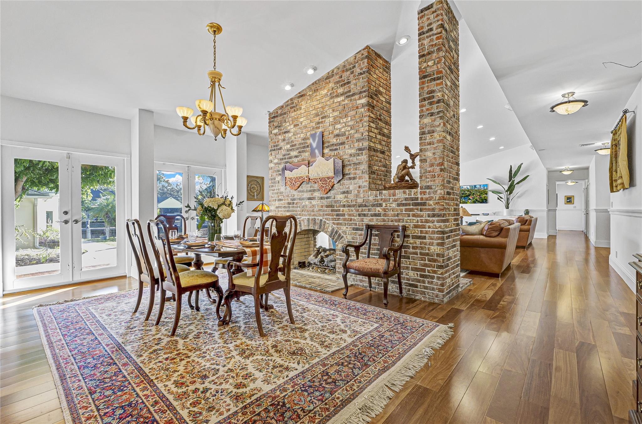 1241 N Rio Vista Boulevard